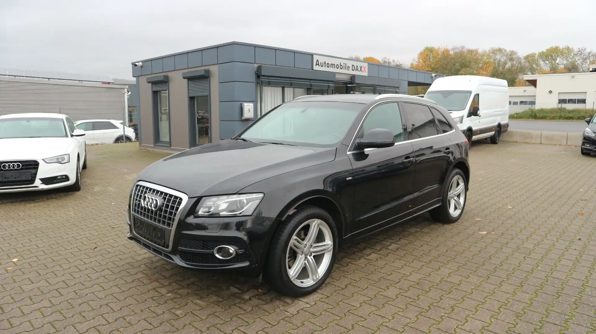 Audi Q5 2.0 TDI Quattro S-Line Sport*1-Hand* Schwarz - 1