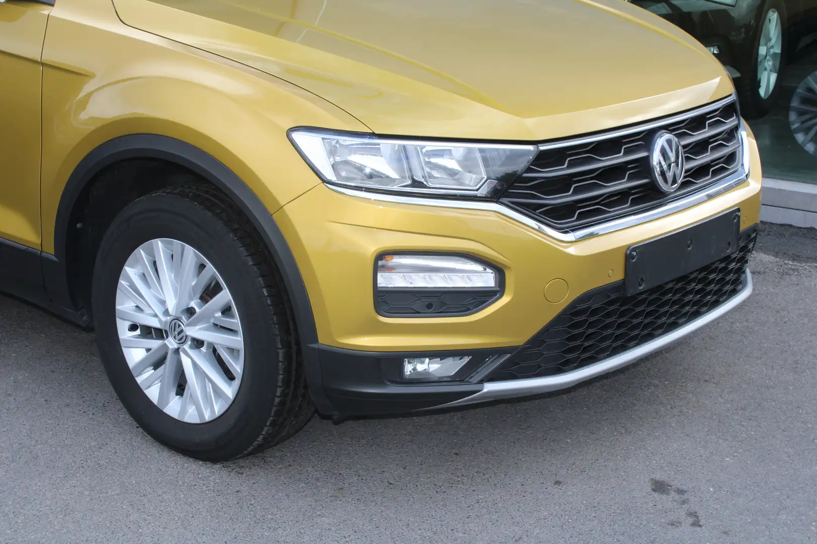 Volkswagen T-Roc T-Roc 1.0 TSI OPF-AC-NAVI-APP C-6 VIT-PDC-ALU V Jaune - 2