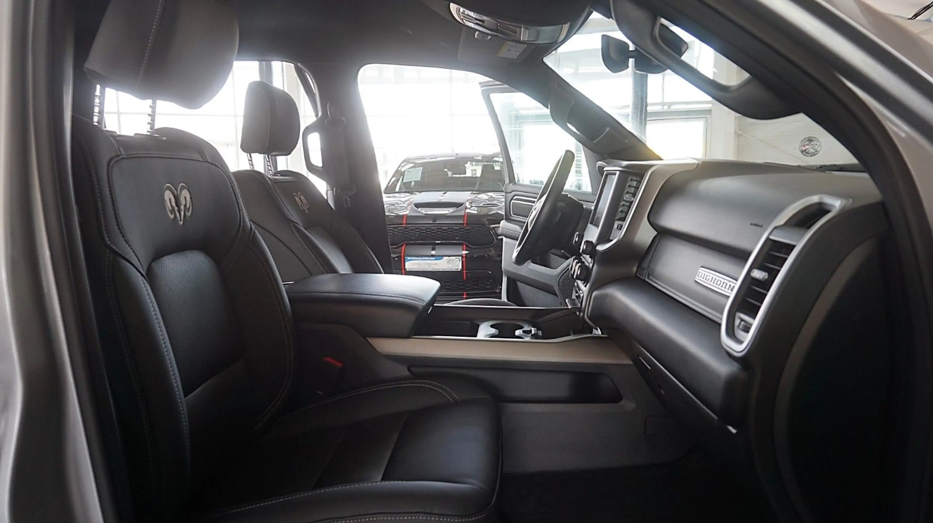 Dodge RAM 1500 HEMI 5.7l Crew-Cab*4x4*Navi*Alu20* — photo 13