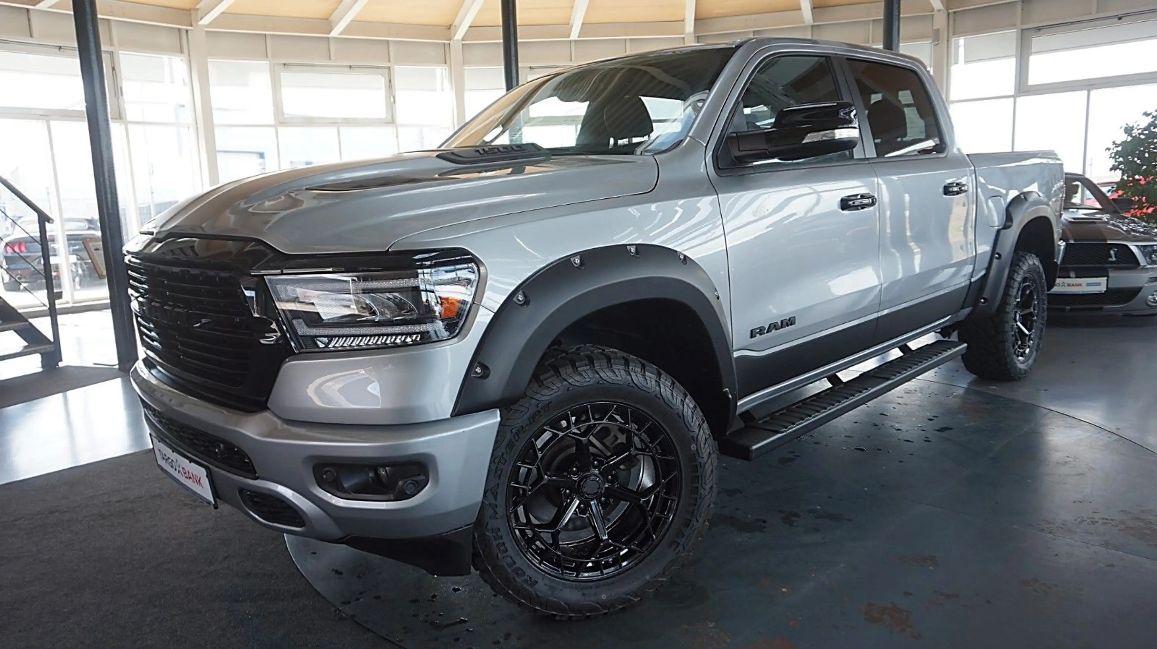 Dodge RAM 1500 HEMI 5.7l Crew-Cab*4x4*Navi*Alu20*