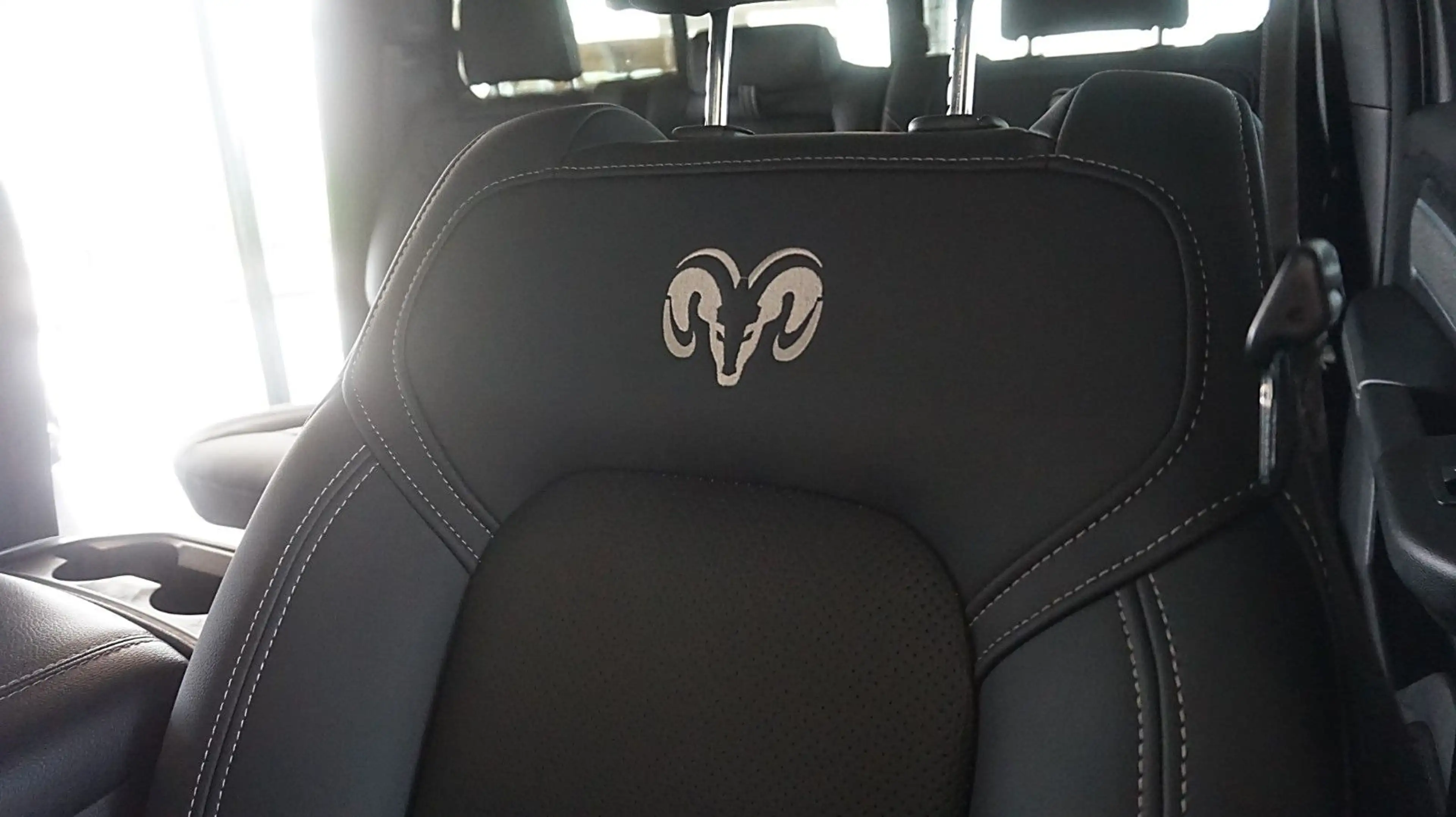 Dodge RAM 1500 HEMI 5.7l Crew-Cab*4x4*Navi*Alu20* — photo 15