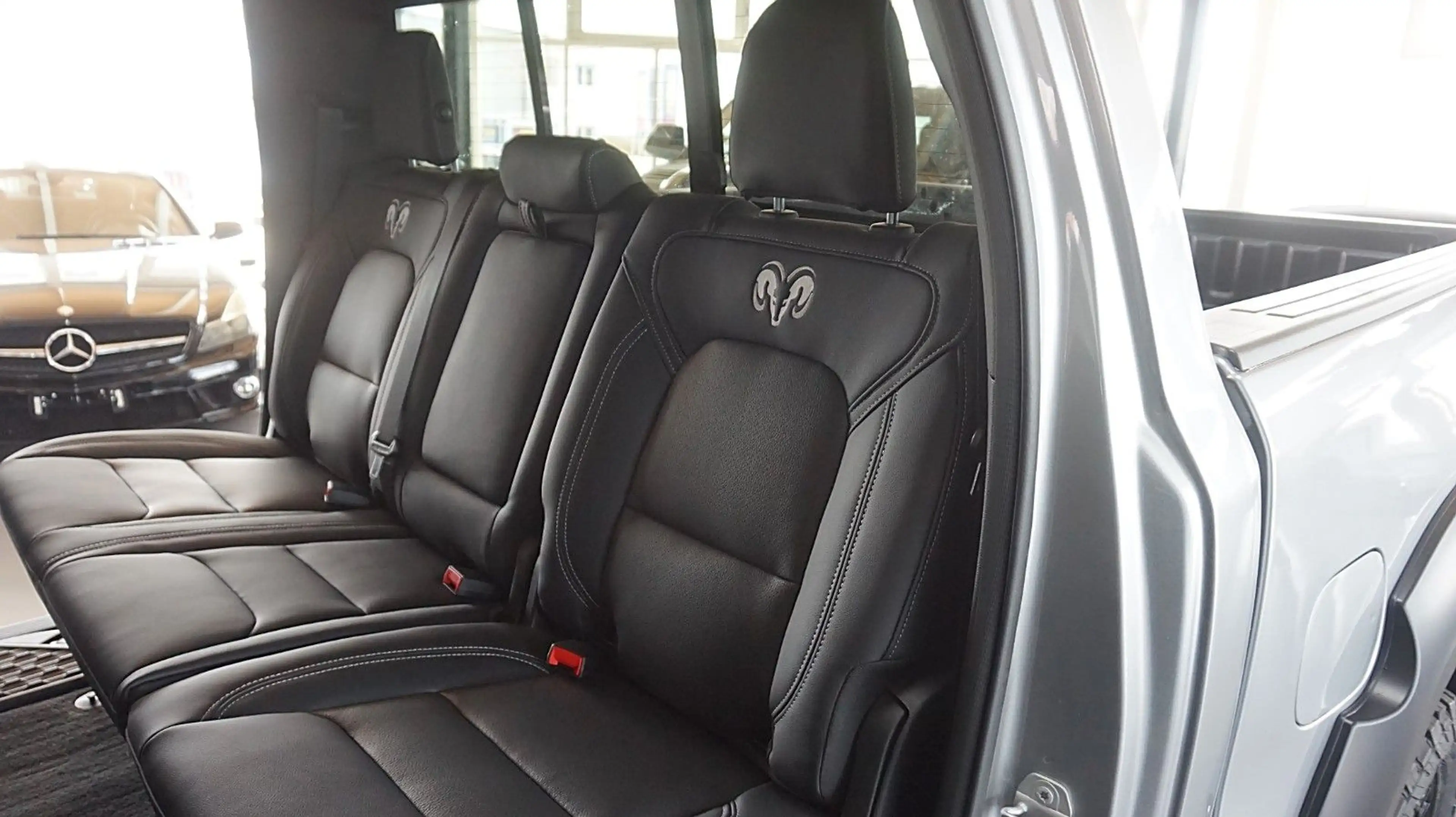 Dodge RAM 1500 HEMI 5.7l Crew-Cab*4x4*Navi*Alu20* — photo 14