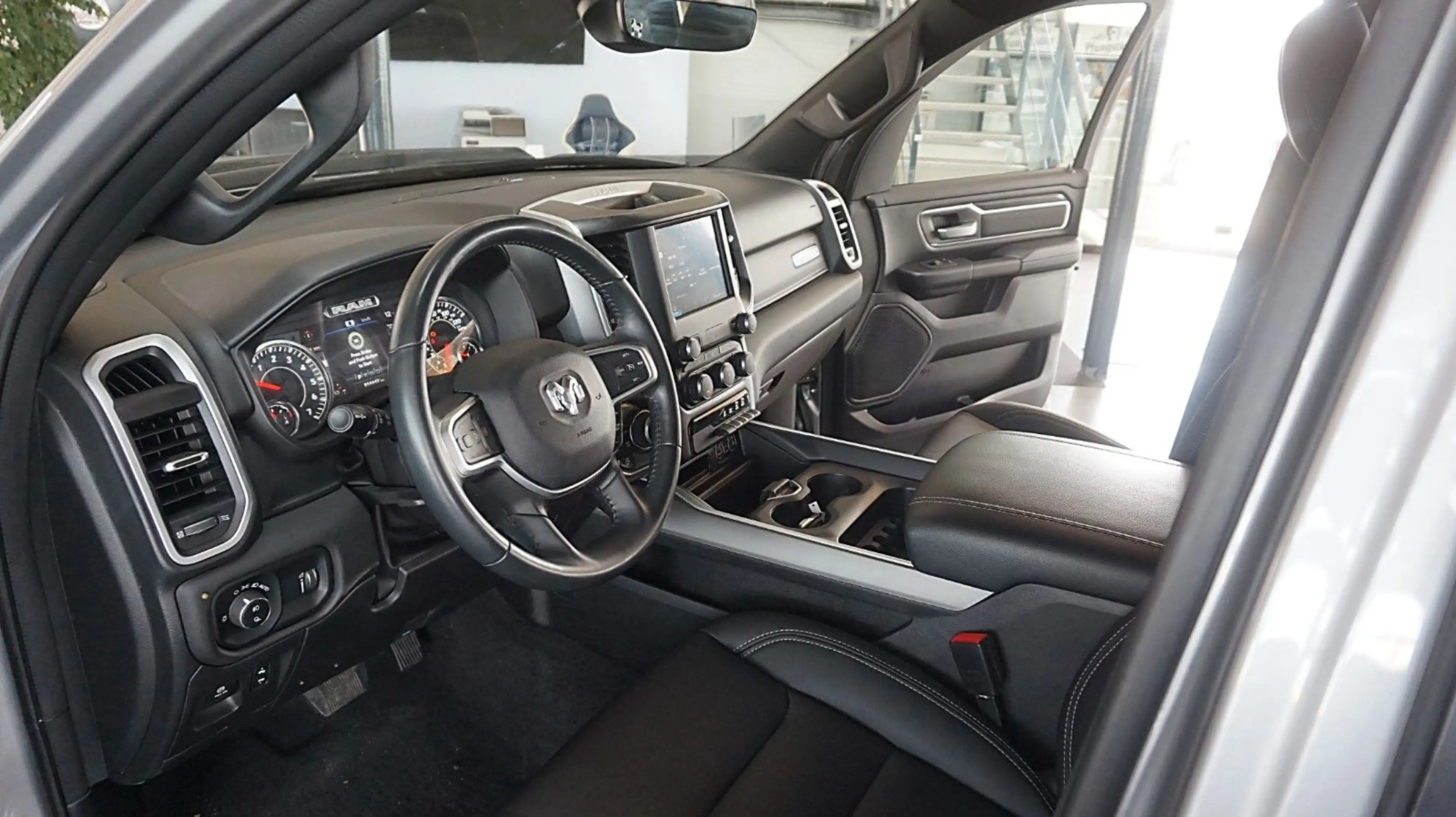 Dodge RAM 1500 HEMI 5.7l Crew-Cab*4x4*Navi*Alu20* — photo 10