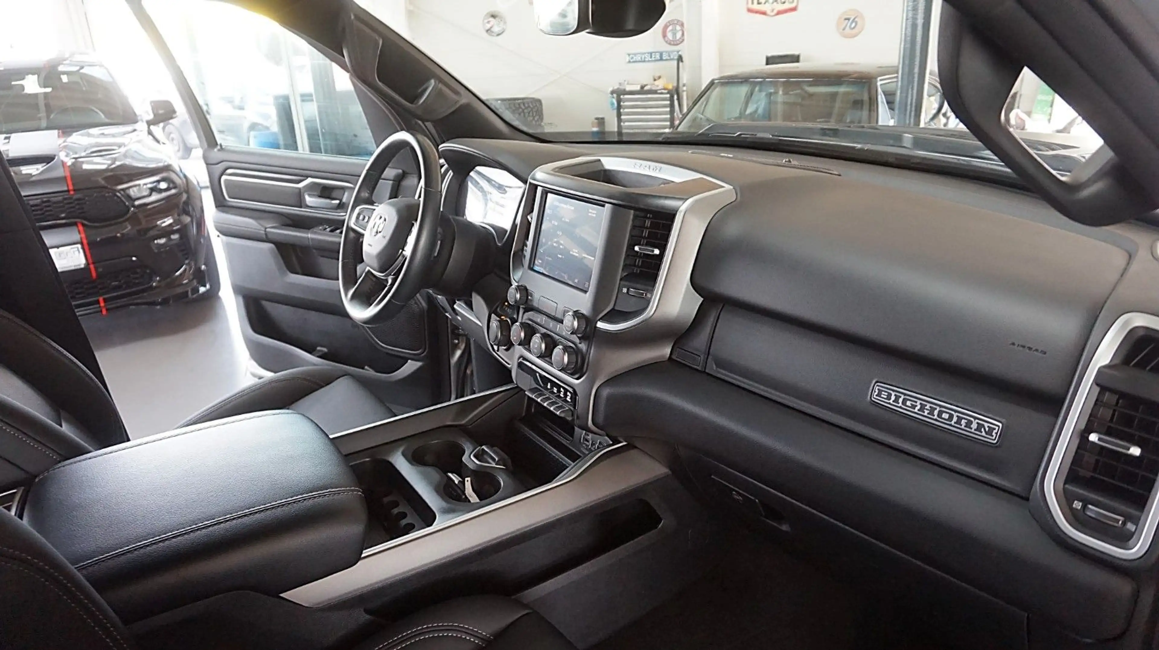 Dodge RAM 1500 HEMI 5.7l Crew-Cab*4x4*Navi*Alu20* — photo 12