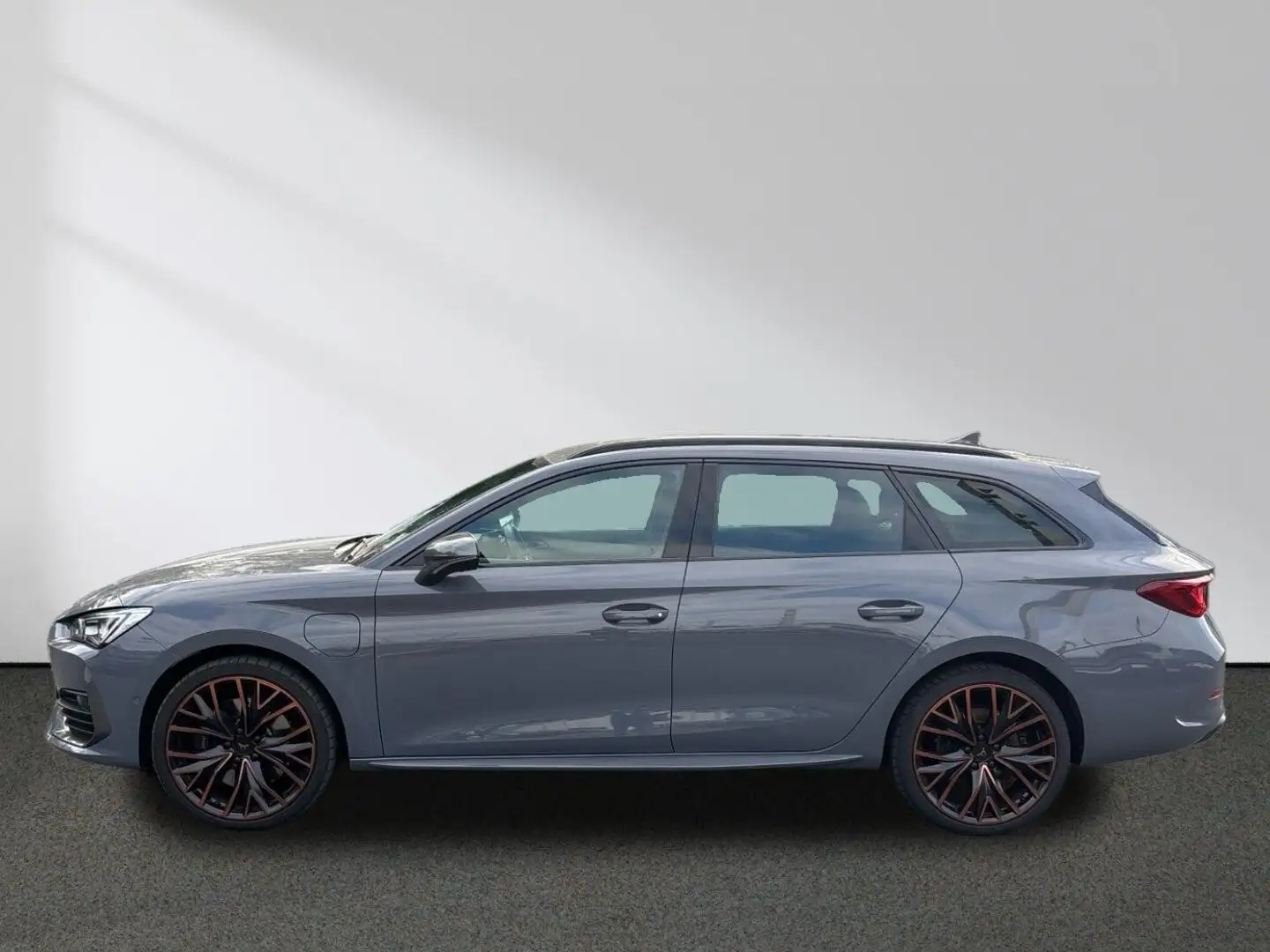 CUPRA Leon 1.4 eHybrid DSG CarPlay LED Panorama Navi Gris - 2