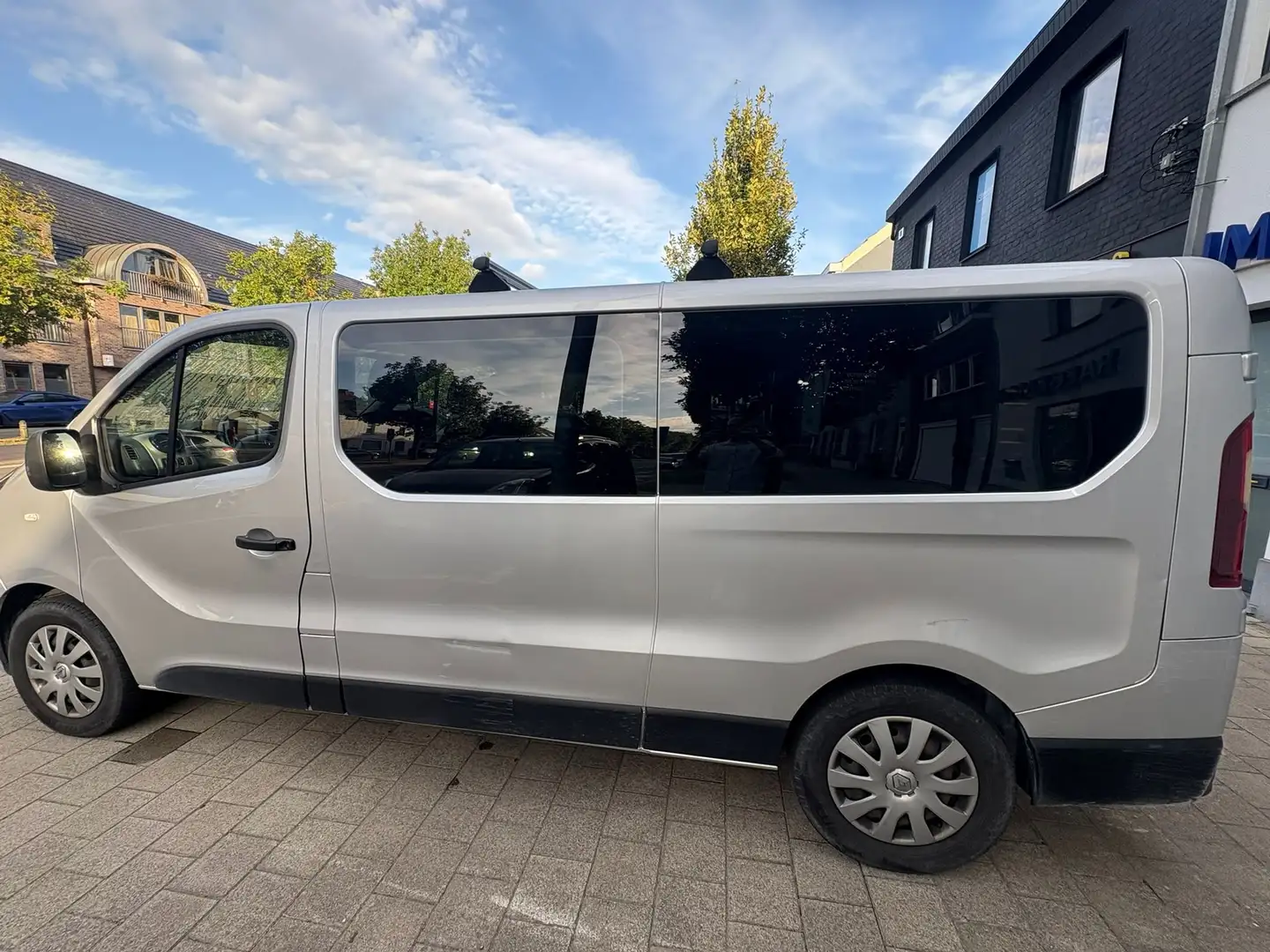 Renault Trafic RENAULT TRAFFIC*MINIBUS 9-zit*BTWAFTREKBAAR*MY2019 Gris - 2
