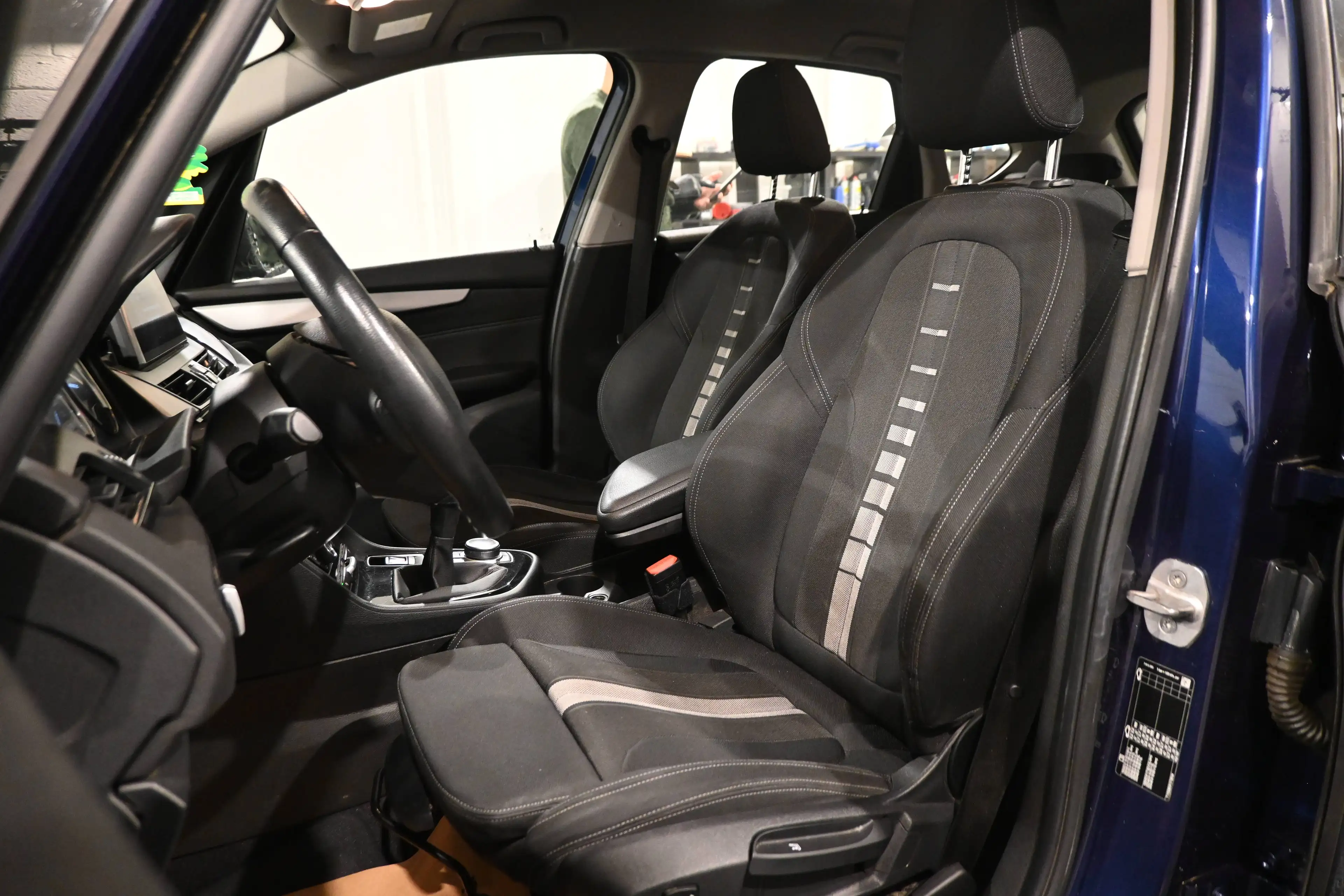 BMW 216 216i ACTIVE TOURER FACELIFT PACK SPORT  / EURO 6d / GPS NAVIGATION / BLUETOOTH / PDC / COFFRE ELECTRIQUE !! — photo 11