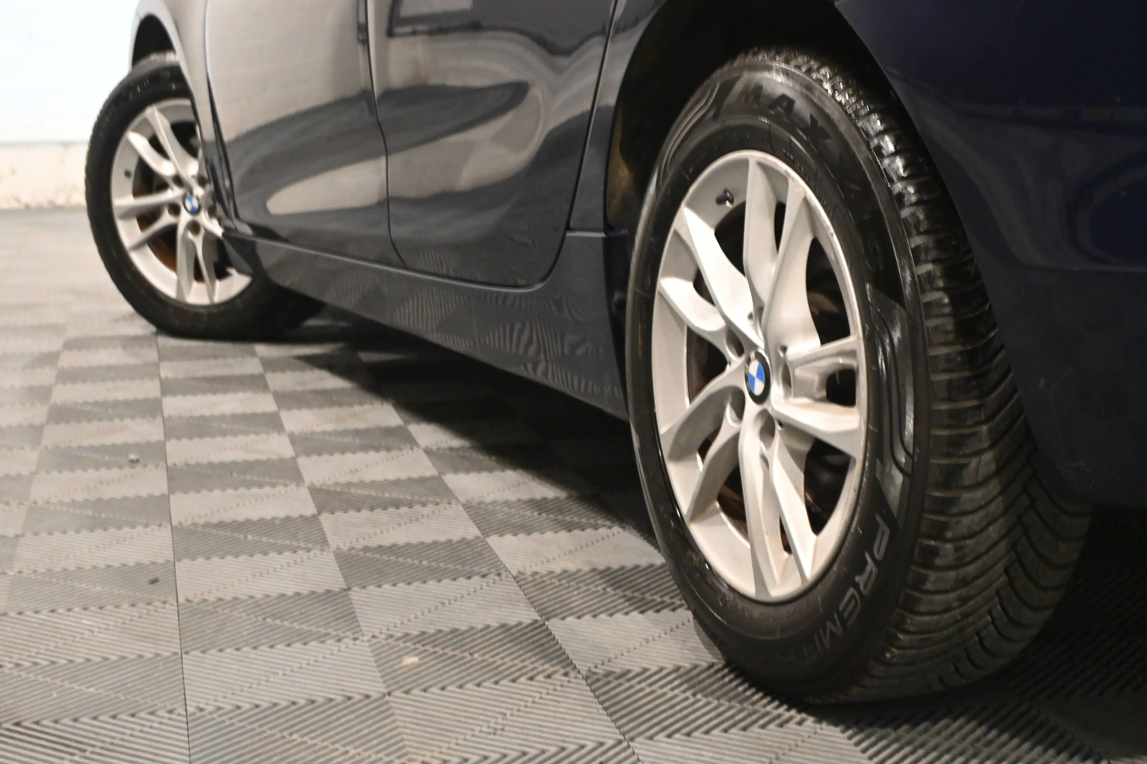 BMW 216 216i ACTIVE TOURER FACELIFT PACK SPORT  / EURO 6d / GPS NAVIGATION / BLUETOOTH / PDC / COFFRE ELECTRIQUE !! — photo 9