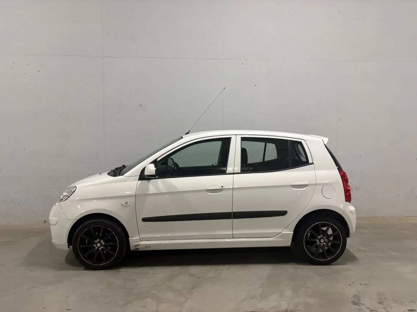 Kia Picanto 1.0 Seven 5drs. Airco APK NAP Wit - 2