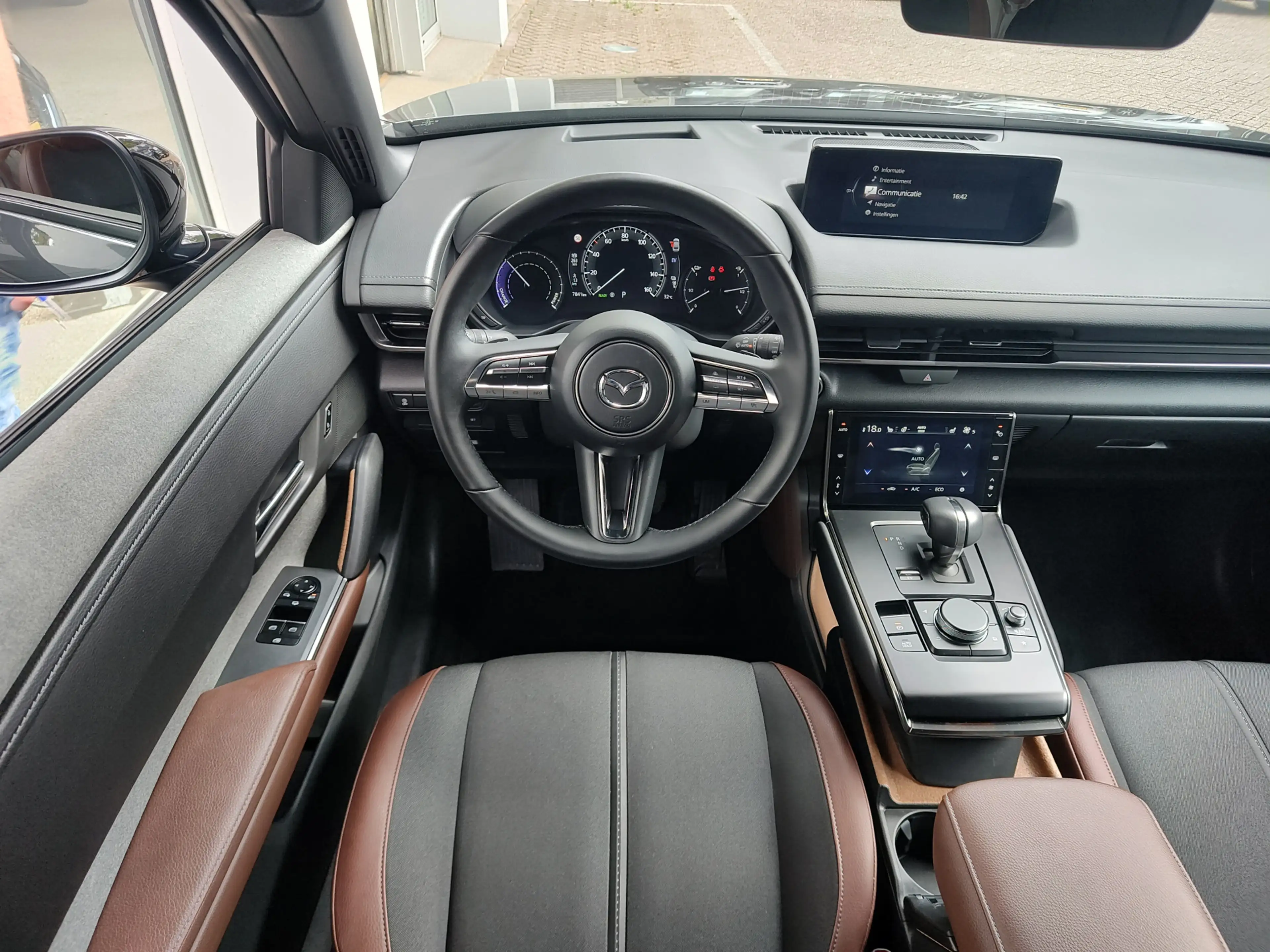 Mazda MX-30 E-SKYACTIV R-EV 170 MAKOTO Head-up DIsplay | Memor — photo 12