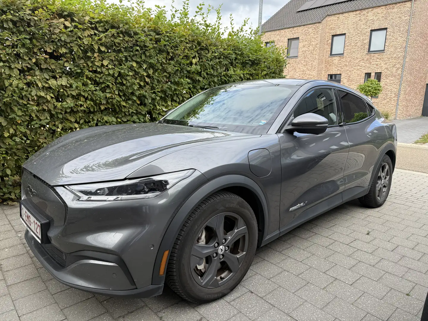 Ford Mustang Mach-E extended Range Grijs - 1