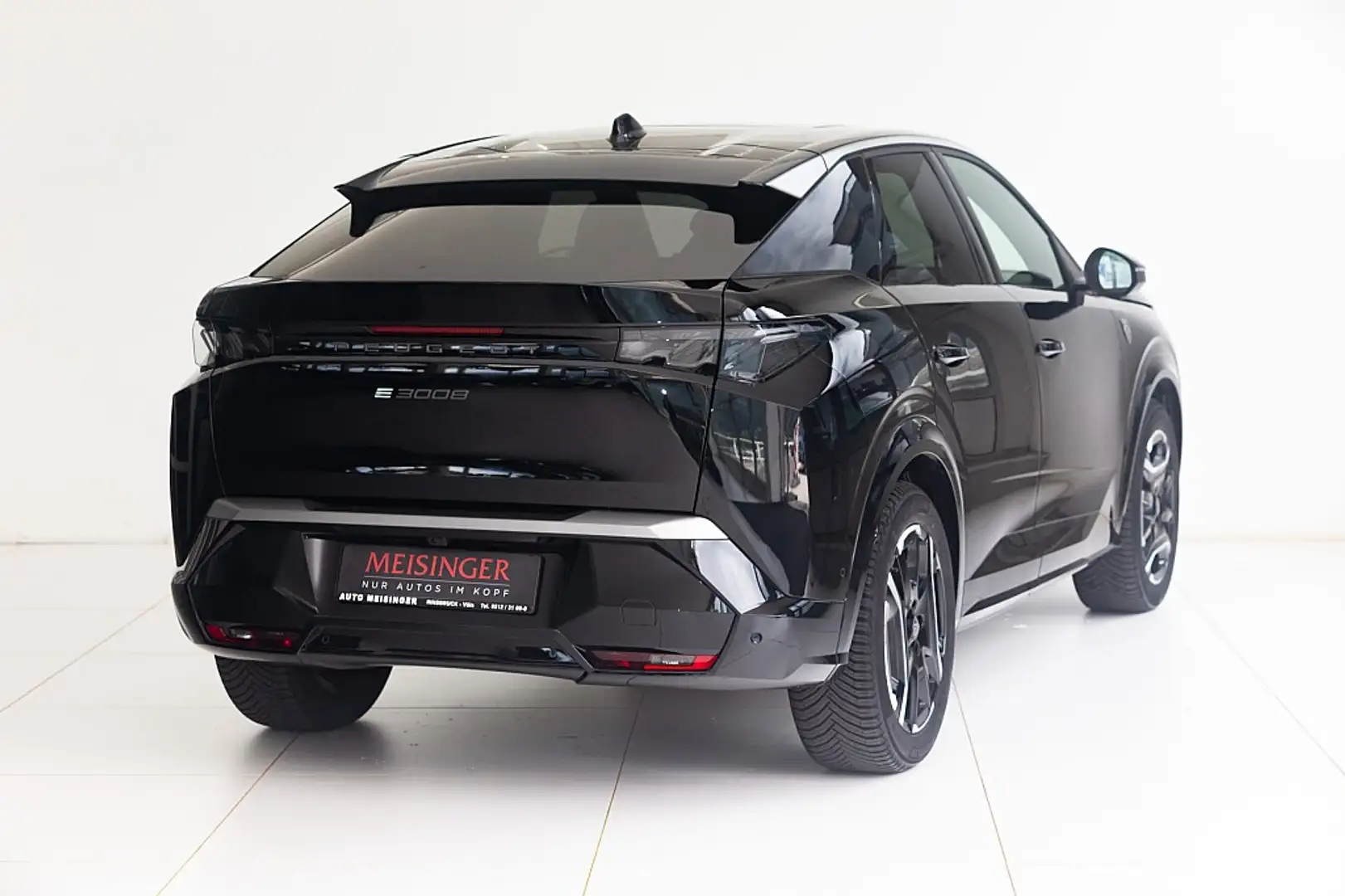 Peugeot 3008 Elektro 210 73kWh GT Schwarz - 2