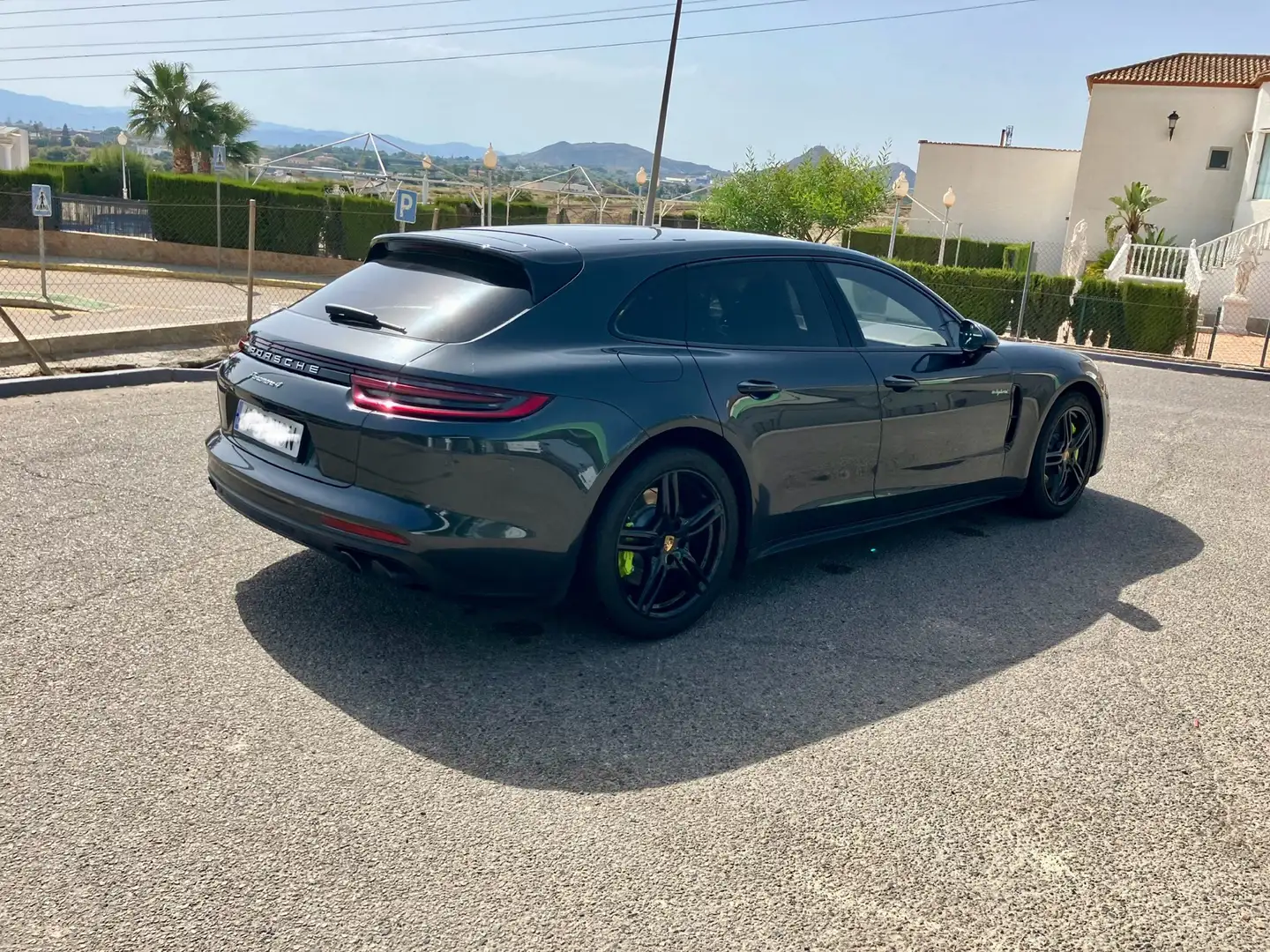 Porsche Panamera 4 e-Hybrid Sport Turismo - 2
