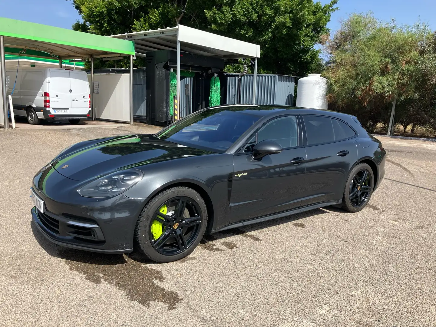 Porsche Panamera 4 e-Hybrid Sport Turismo - 1