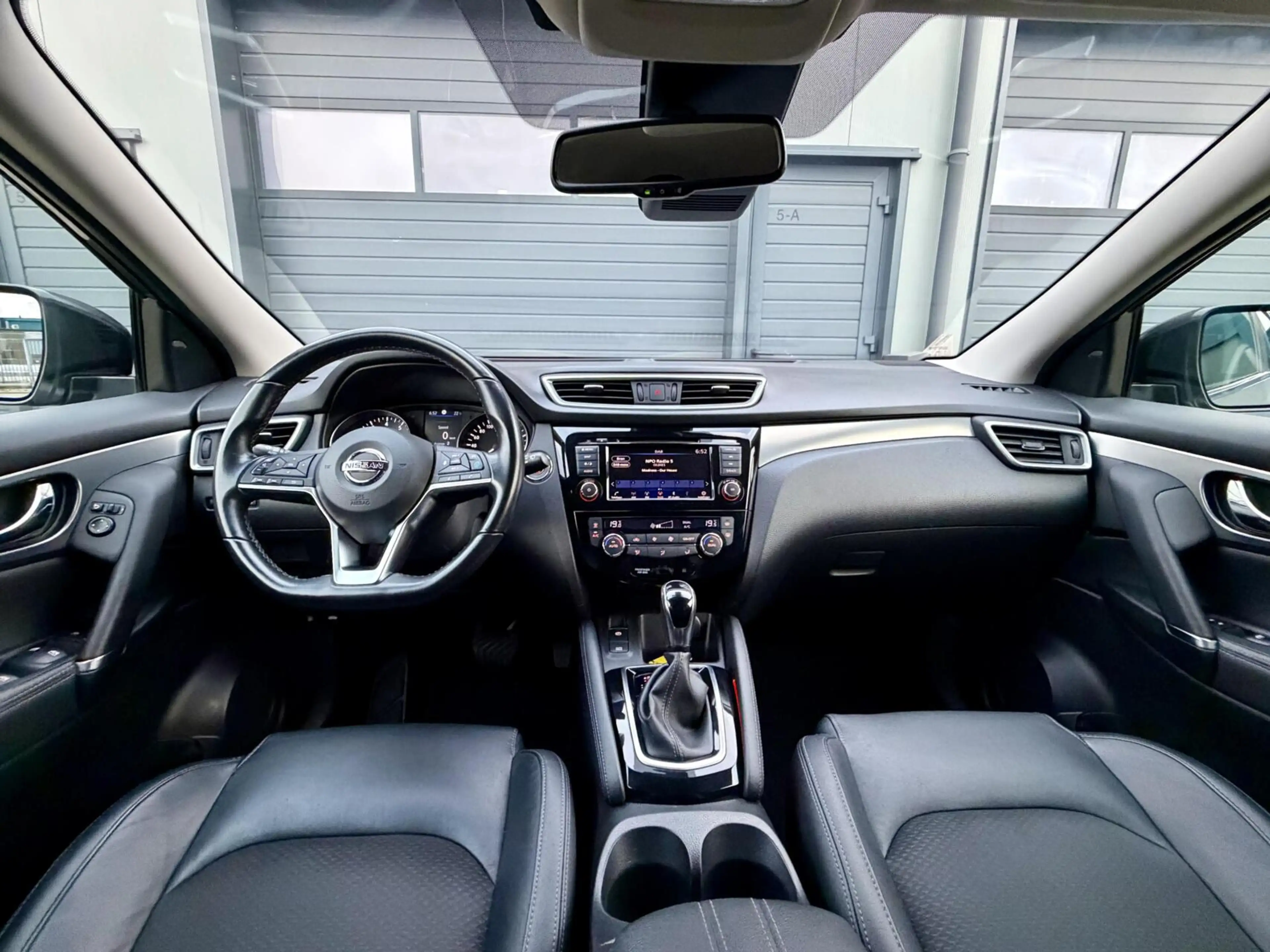 Nissan Qashqai 1.3 DIG-T 159pk Business Edition | Automaat | Trek — photo 3