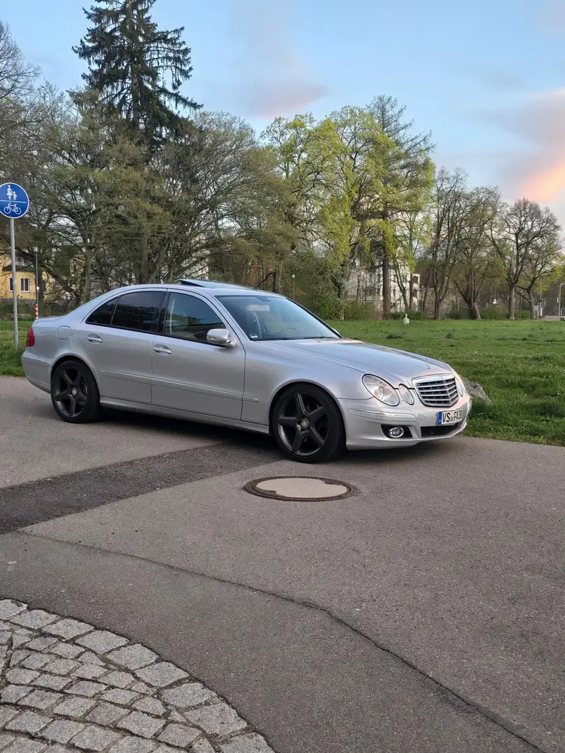 Mercedes-Benz E 500 4Matic Automatik Elegance LPG AMG Argintiu - 1