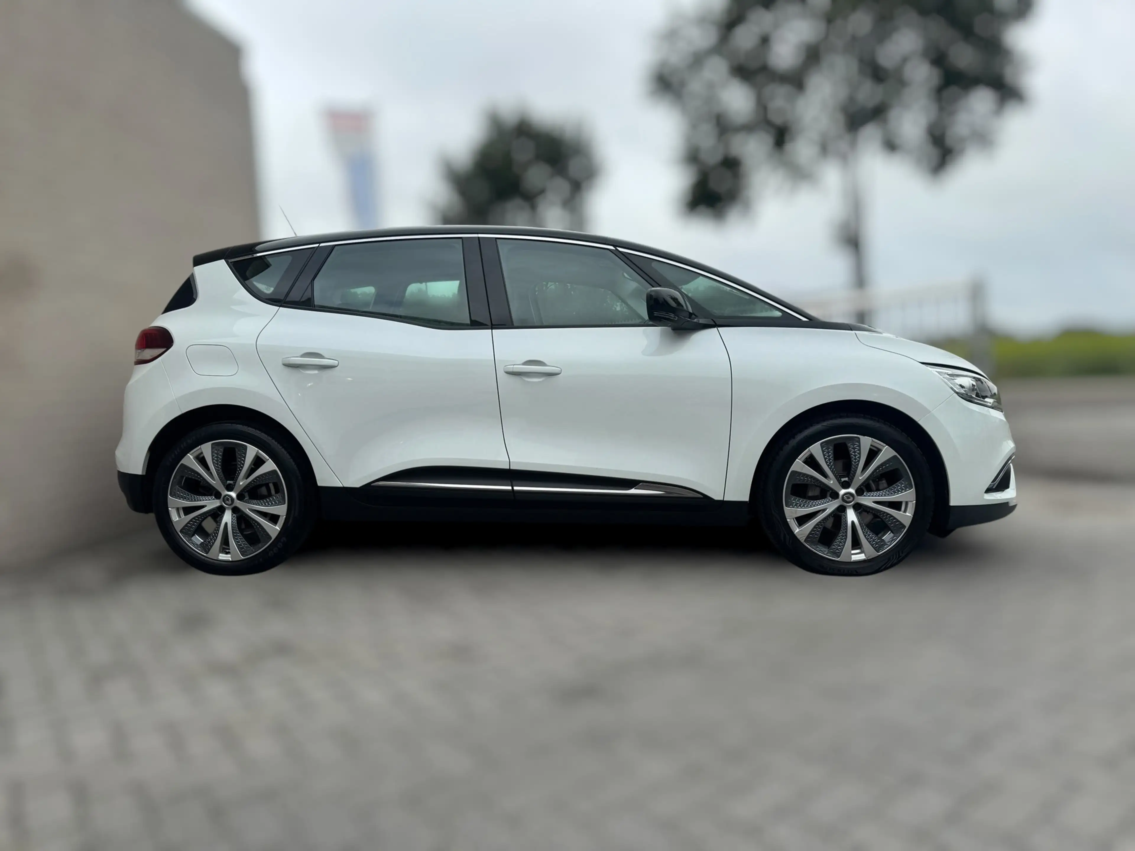 Renault Scenic 1.3 TCe Bose Trekhaak / Navigatie / 20 Inch LMV / — photo 7