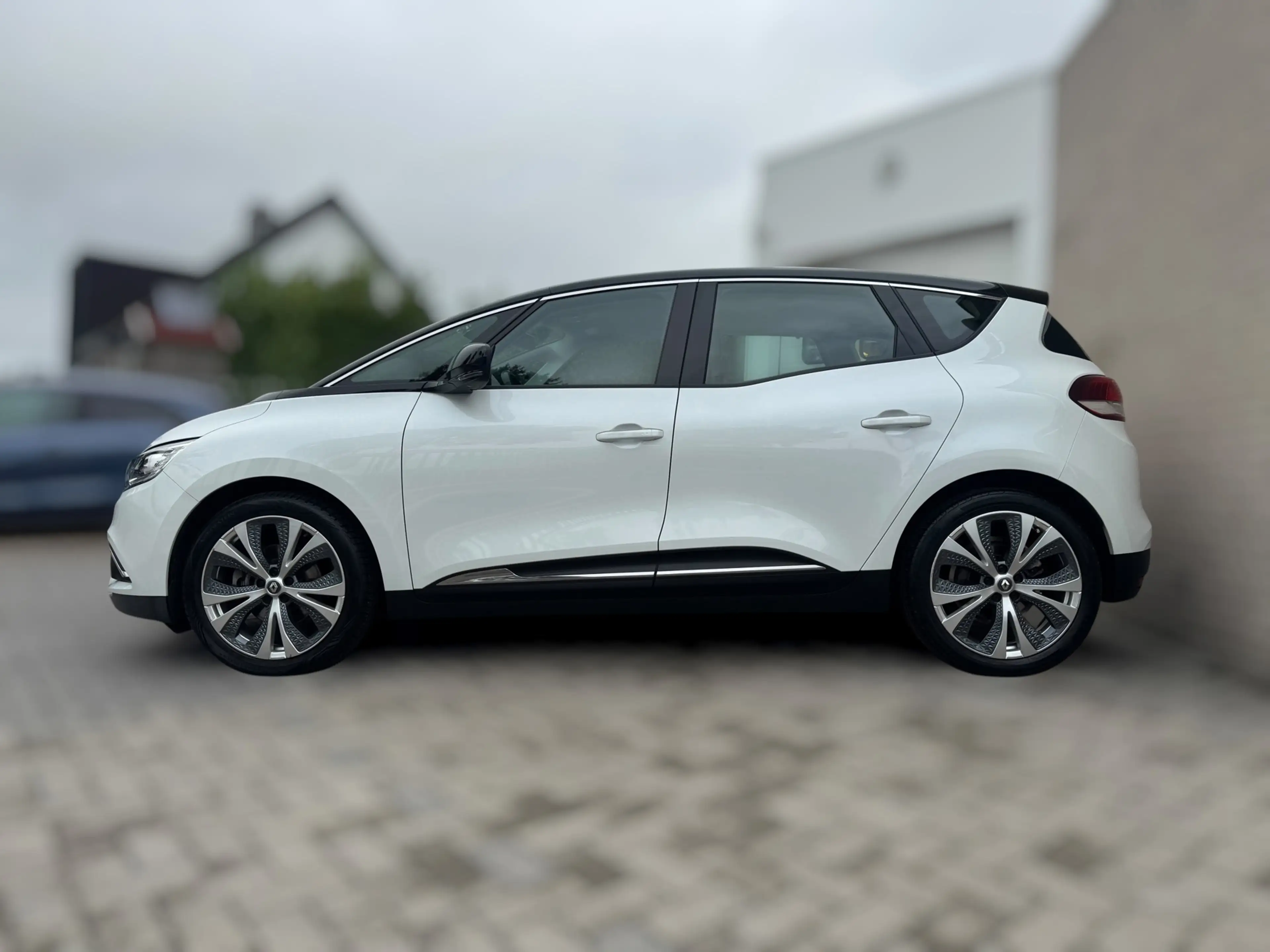 Renault Scenic 1.3 TCe Bose Trekhaak / Navigatie / 20 Inch LMV / — photo 4
