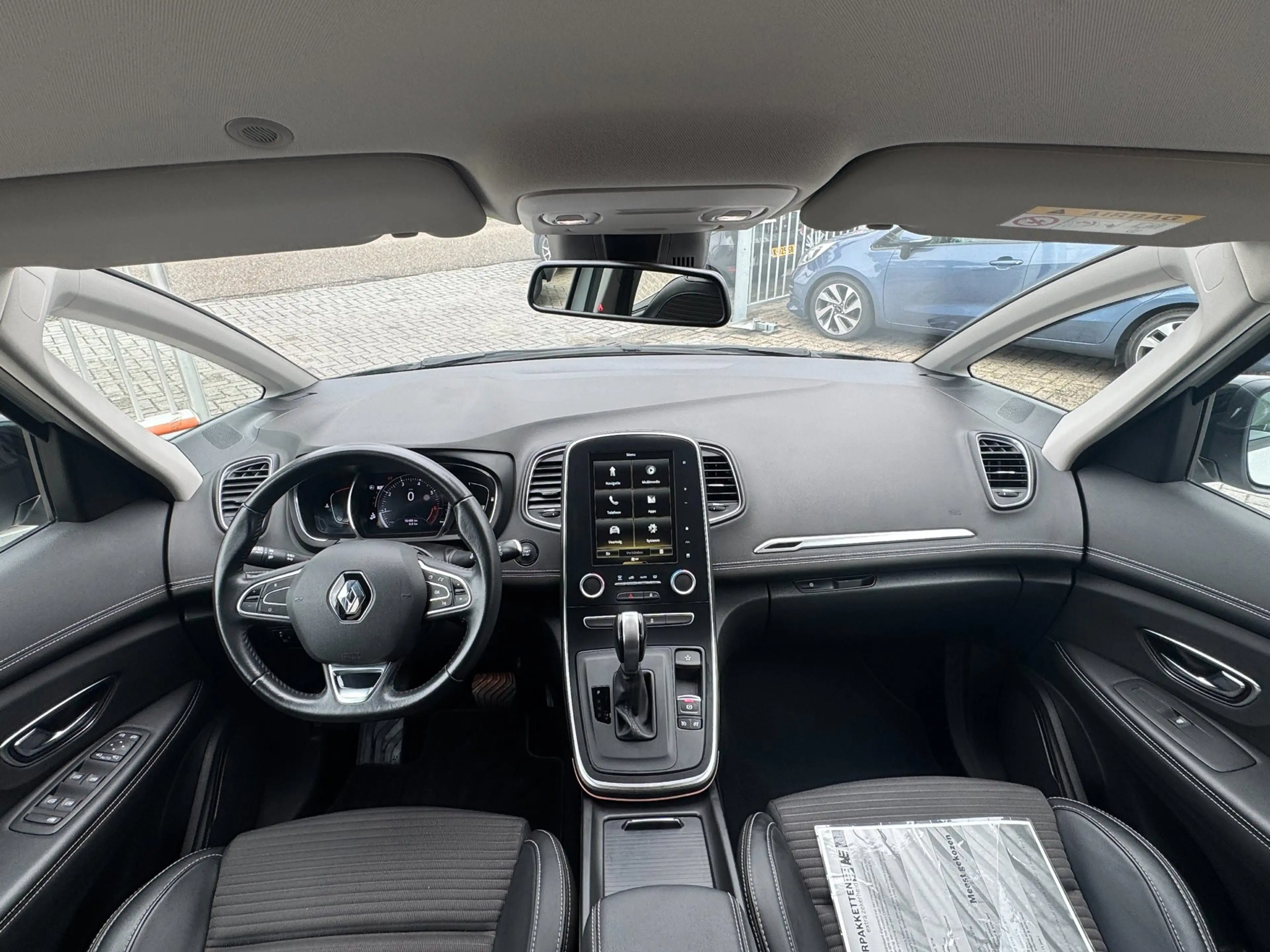 Renault Scenic 1.3 TCe Bose Trekhaak / Navigatie / 20 Inch LMV / — photo 2