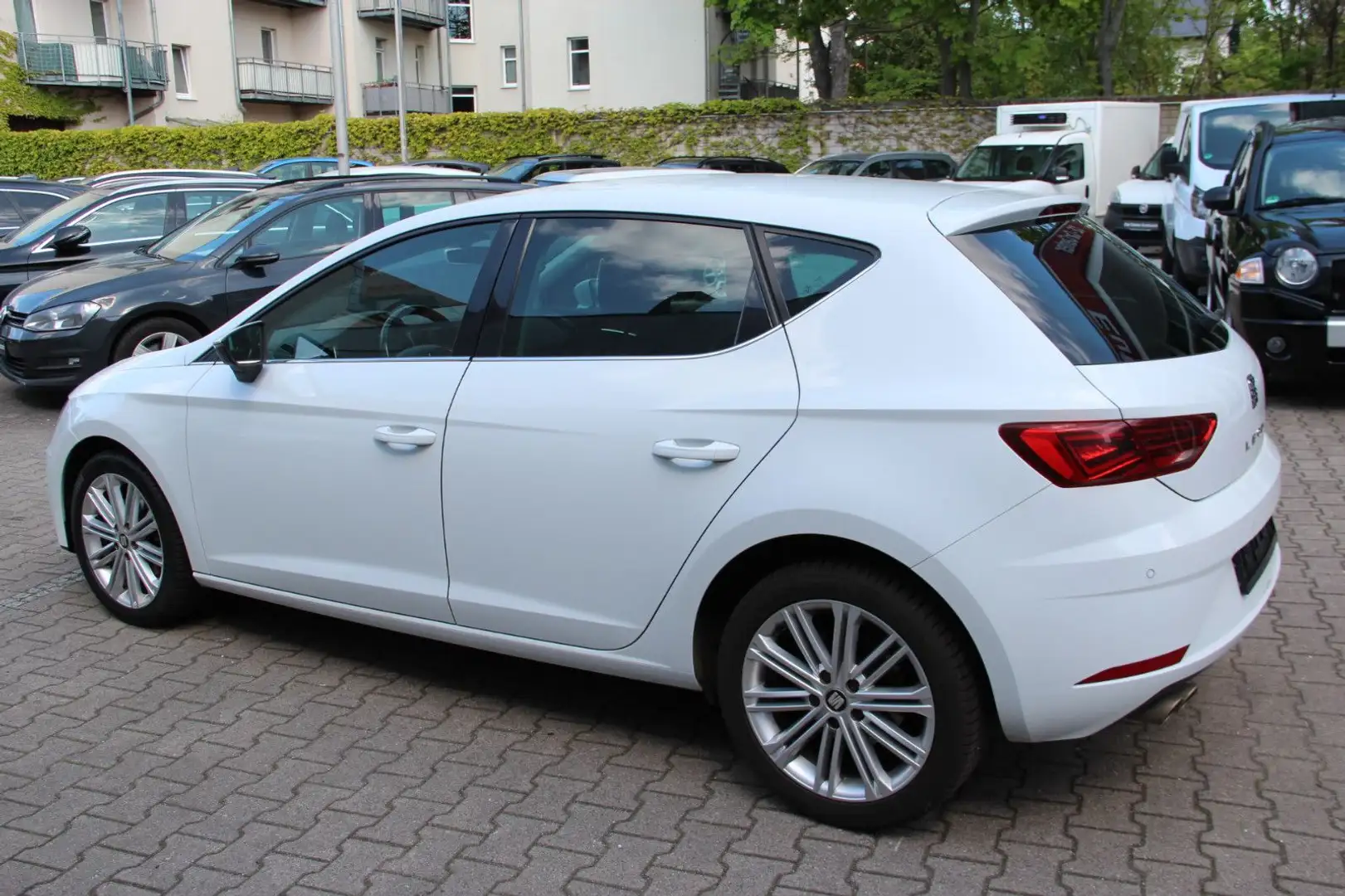 SEAT Leon FR Xcellence,Automatik,Kamera,Navi Weiß - 2
