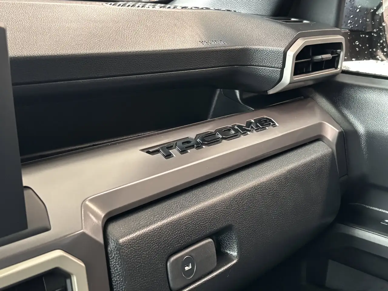 Toyota Tacoma снимка Toyota Tacoma