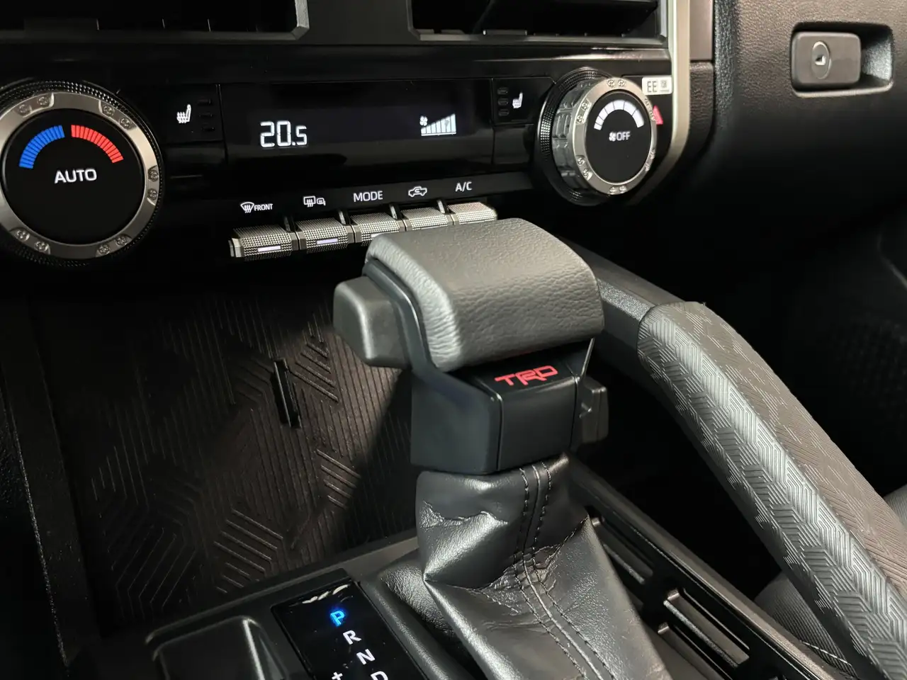 Toyota Tacoma снимка Toyota Tacoma