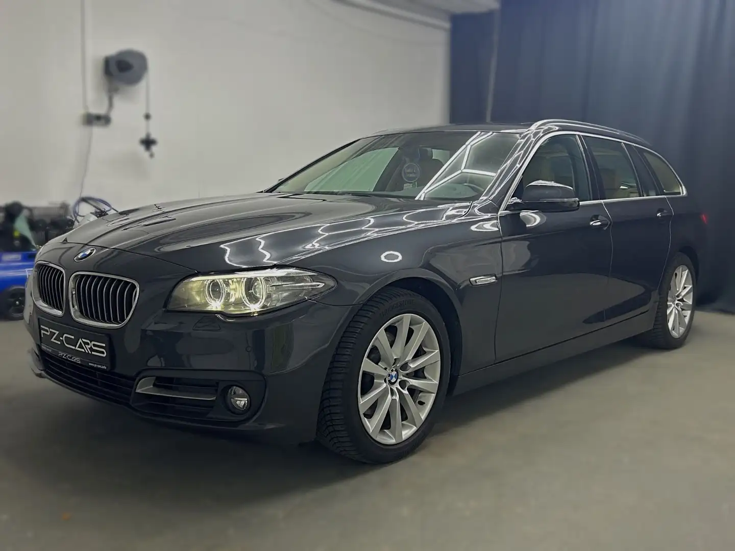 BMW 520 d AT|Xenon|Panorama|Navi|Leder|Einpark|Tempo Gris - 1
