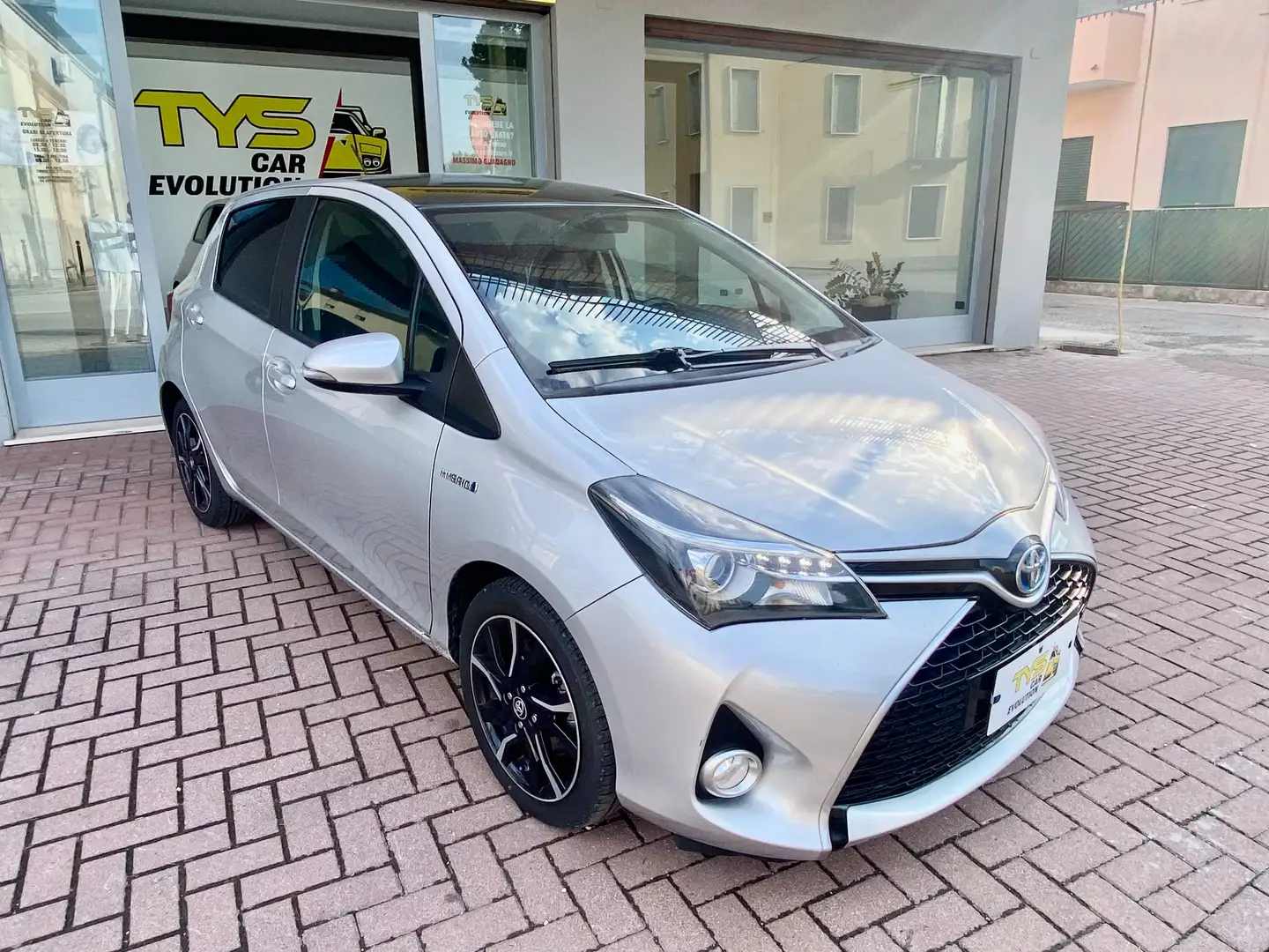 Toyota Yaris STYLE Argento - 1