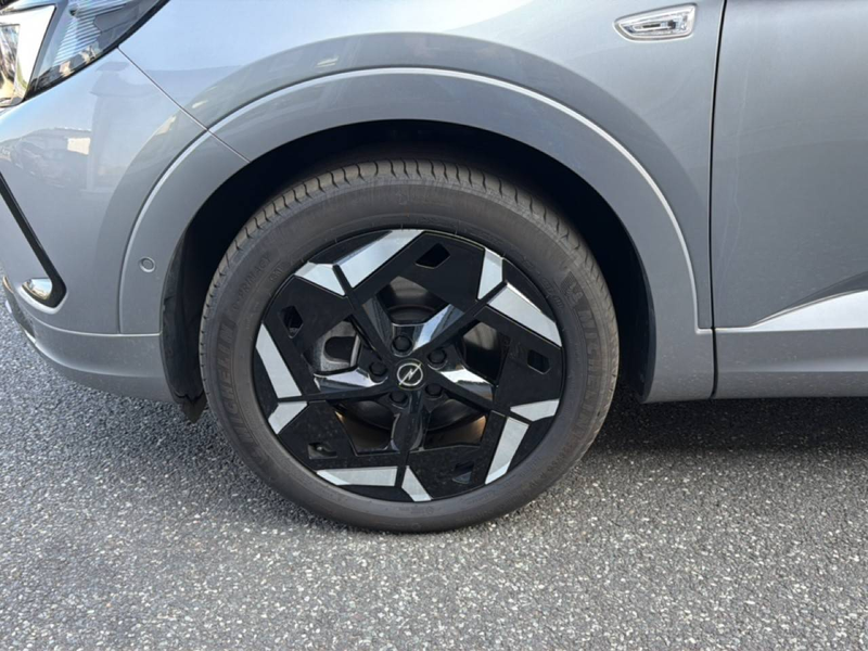 Opel Grandland X GSe Plug-in Hybrid 4 Navi Kamera Sitzheizung — photo 11