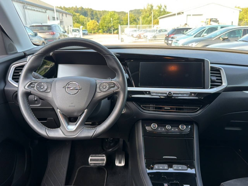 Opel Grandland X GSe Plug-in Hybrid 4 Navi Kamera Sitzheizung — photo 8