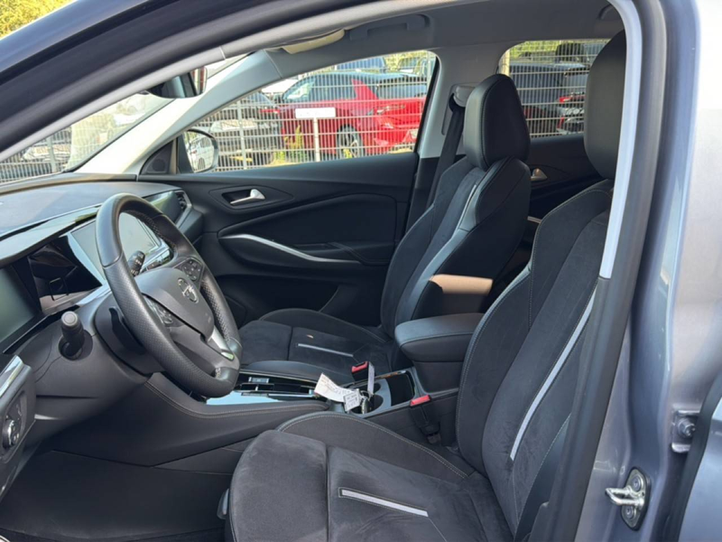 Opel Grandland X GSe Plug-in Hybrid 4 Navi Kamera Sitzheizung — photo 9