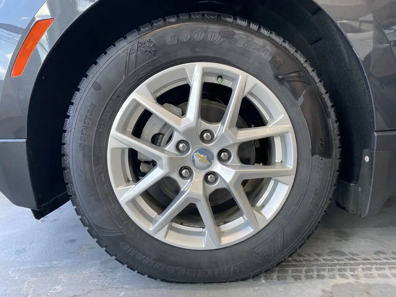 Chevrolet Equinox снимка Chevrolet Equinox