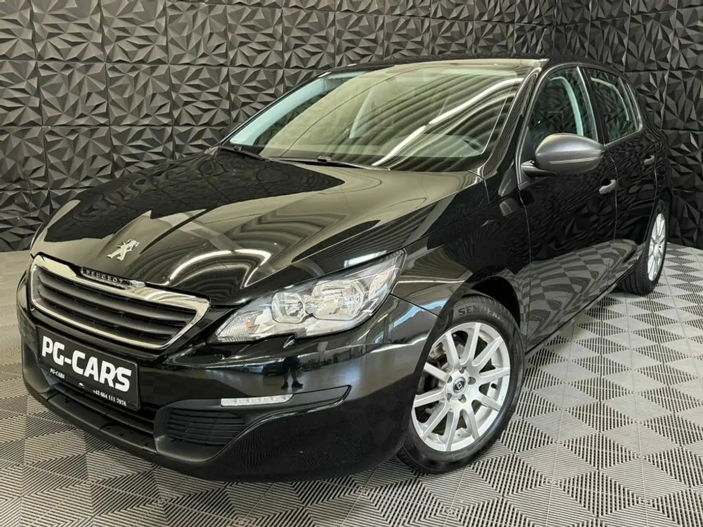 Peugeot 308 1.6 Blue HDi Access Fekete - 1