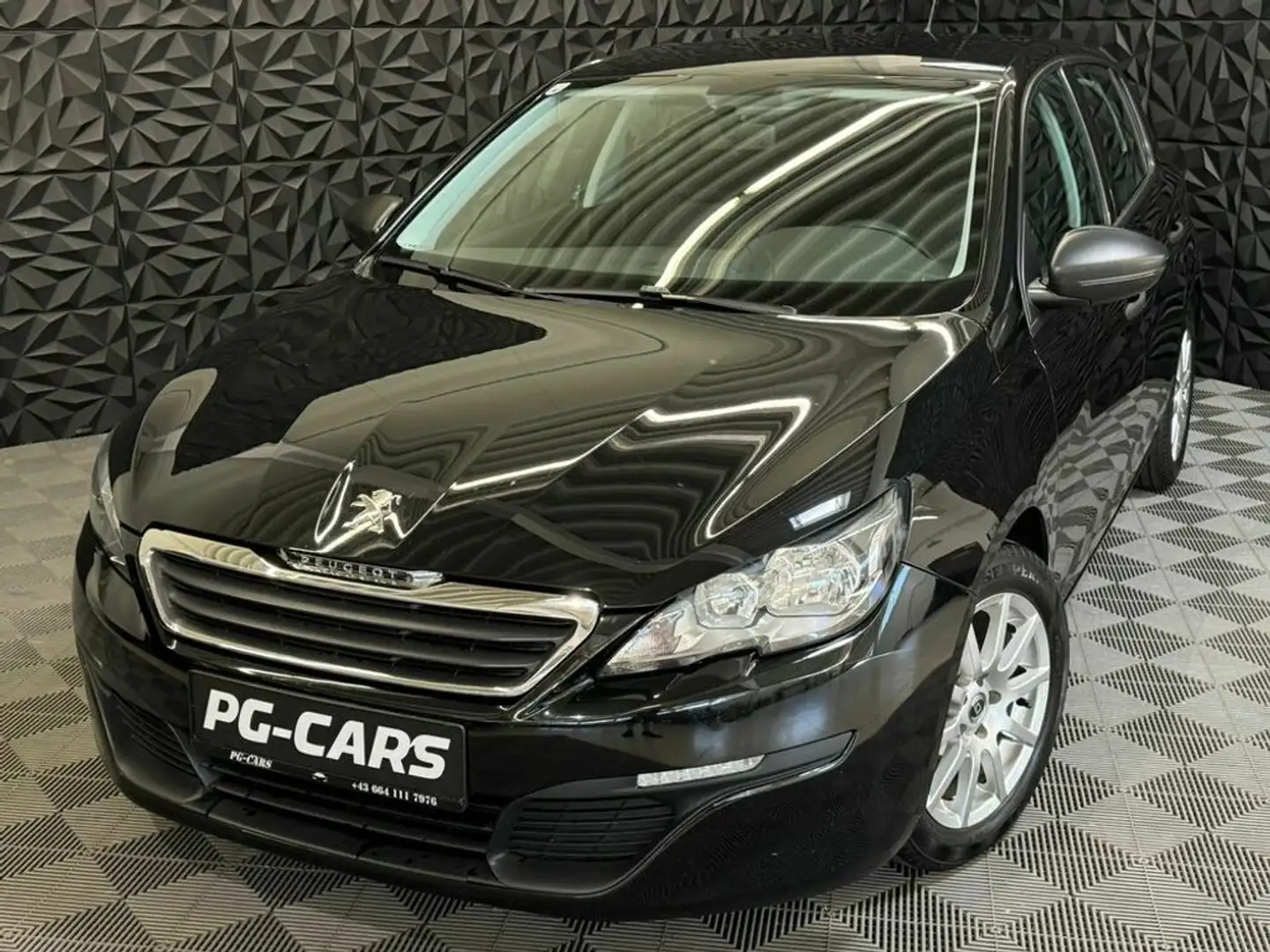 Peugeot 308 1.6 Blue HDi Access Чёрный - 2