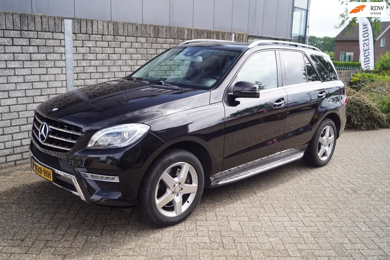 Mercedes-Benz ML 500 M-klasse 4 Matic Autom Leder Sportst Stoelverw sto Schwarz - 1