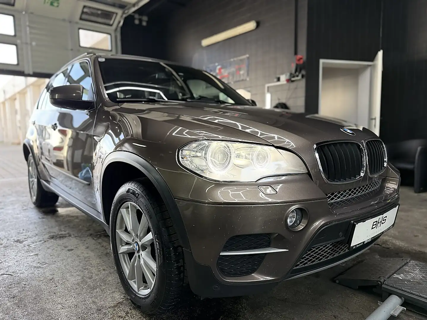 BMW X5 xDrive30d Aut. Braun - 2