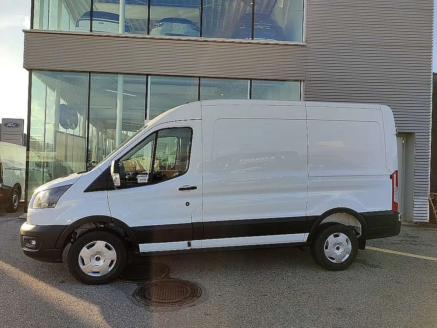 Ford Transit Transit Kasten 2,0 EcoBlue L2H2 350 Trend Weiß - 2