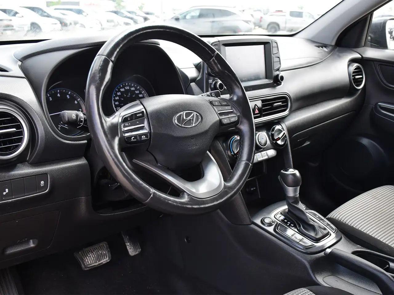 Hyundai KONA снимка Hyundai KONA