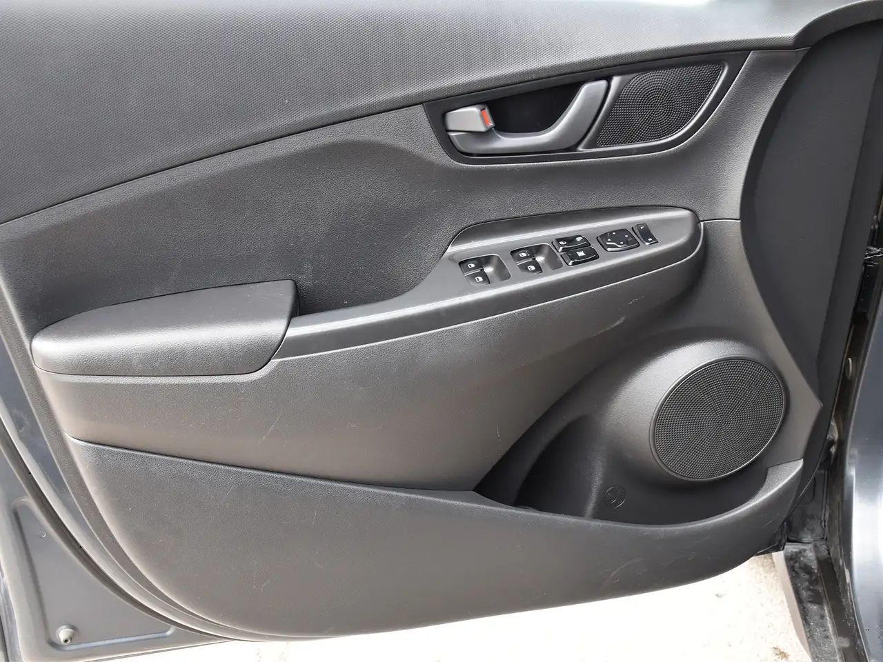 Hyundai KONA снимка Hyundai KONA