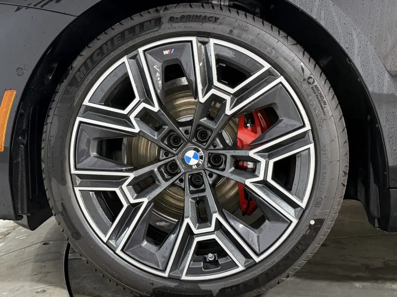 BMW 5 Series снимка BMW 5 Series