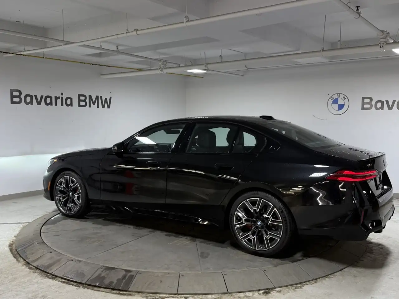 BMW 5 Series снимка BMW 5 Series