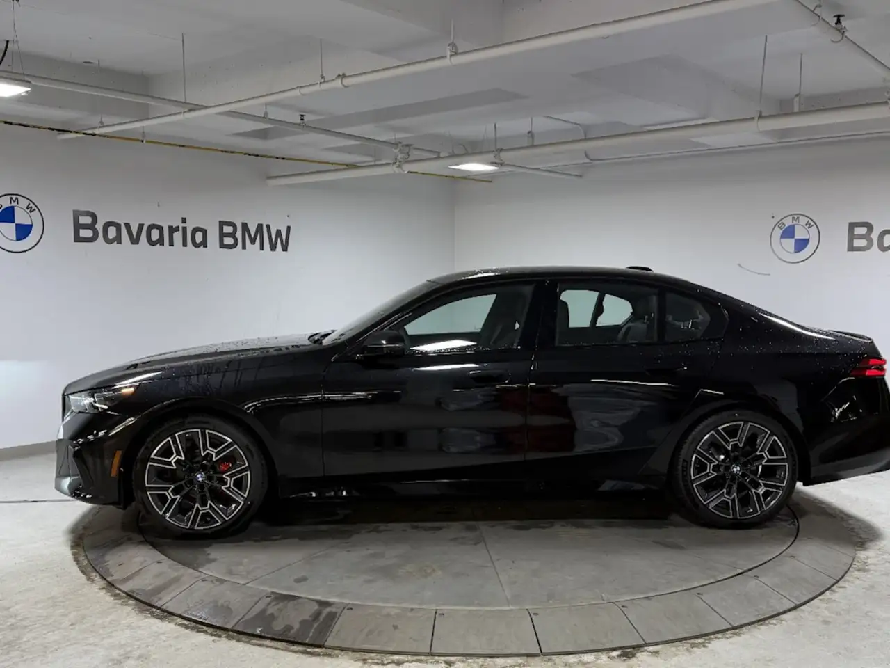 BMW 5 Series снимка BMW 5 Series