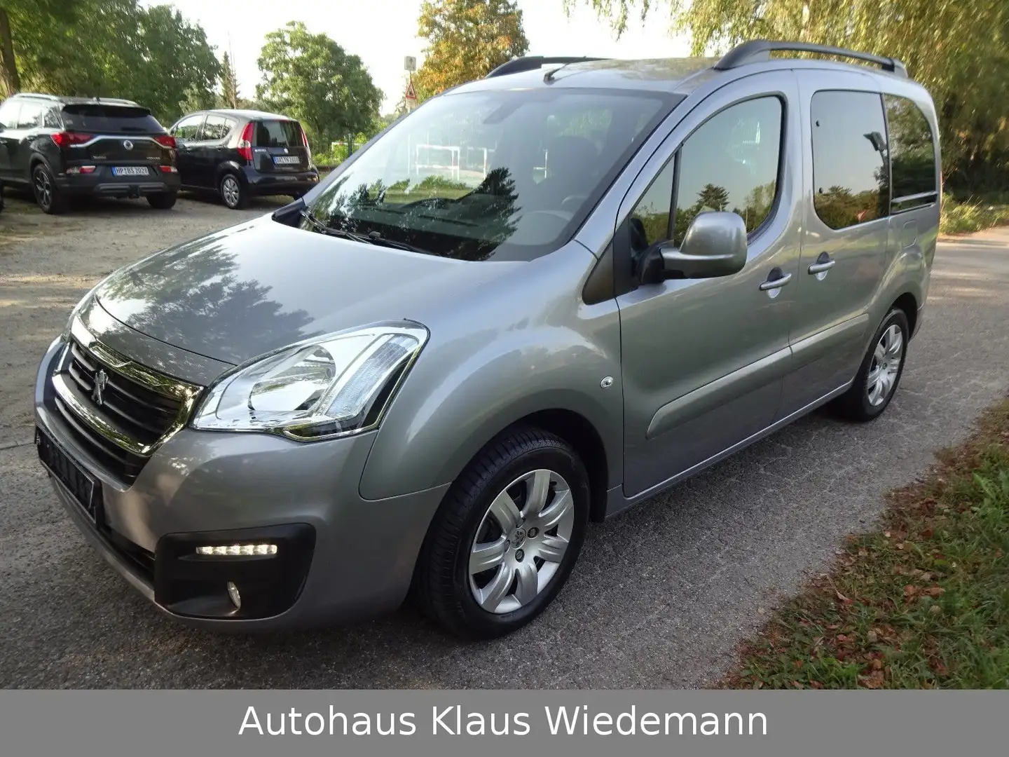 Peugeot Partner Allure PureTech 110 - 3.Hd./54 TKM Grau - 1