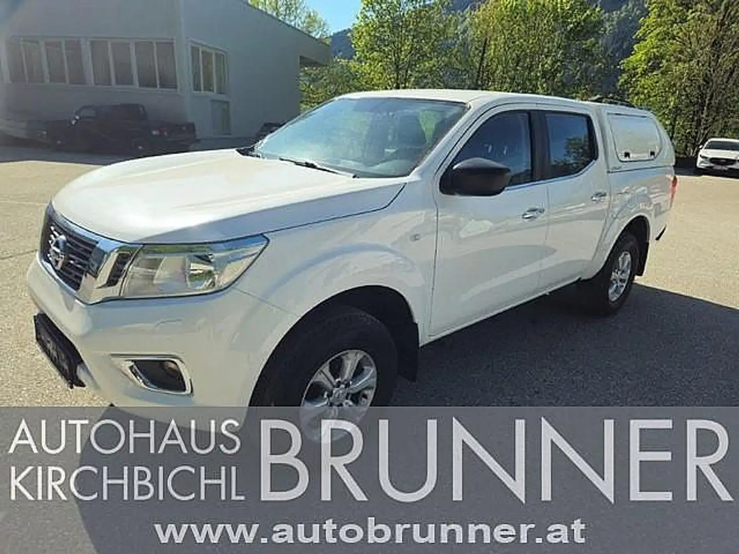 Nissan NP300 Navara Double Cab 4x4 2,3 dCi N-Connecta Wit - 1