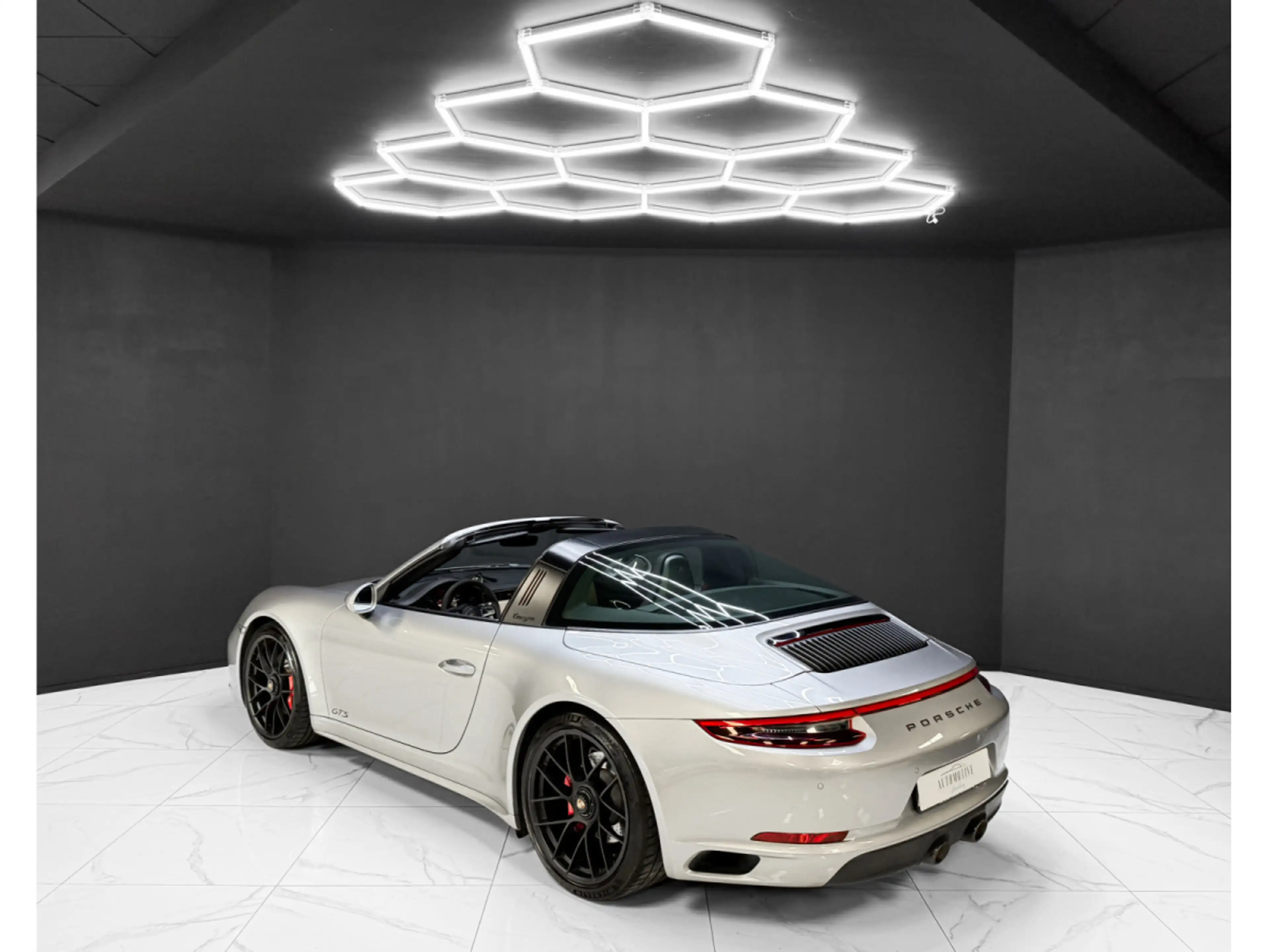 Porsche 991 991.2 Targa 4 GTS / 1ST HAND / NEW SERVICE — photo 3