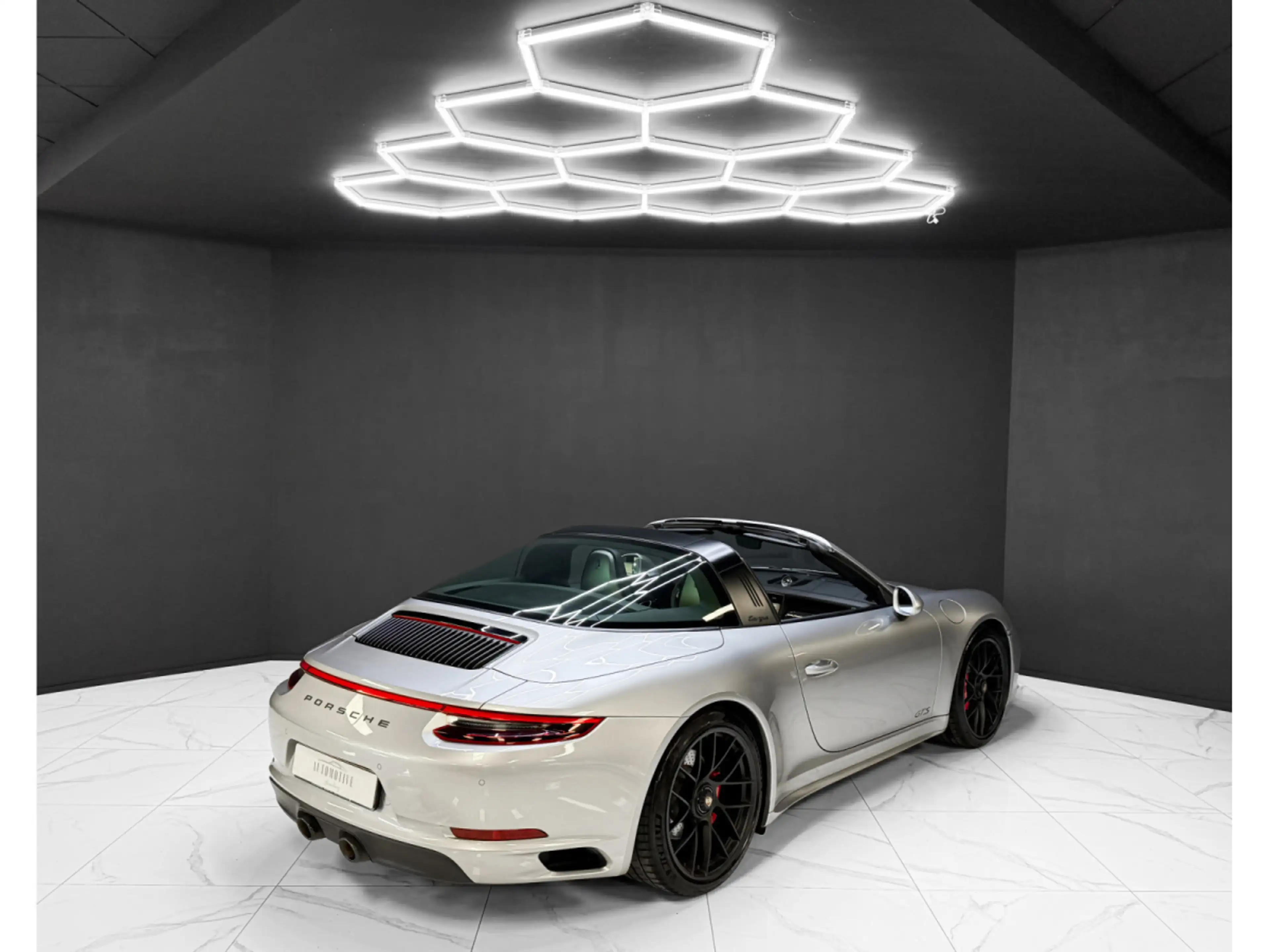 Porsche 991 991.2 Targa 4 GTS / 1ST HAND / NEW SERVICE — photo 5