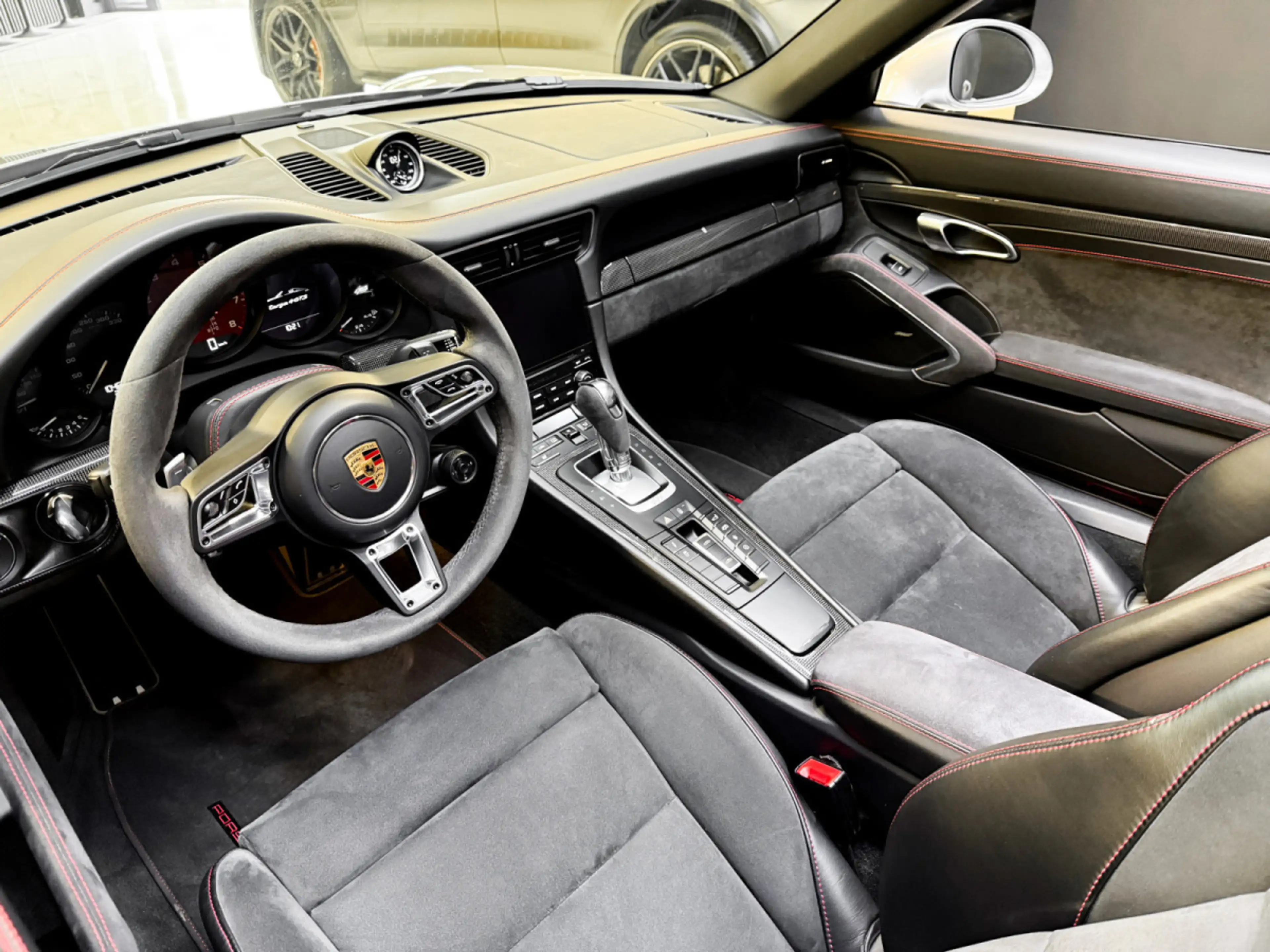 Porsche 991 991.2 Targa 4 GTS / 1ST HAND / NEW SERVICE — photo 10