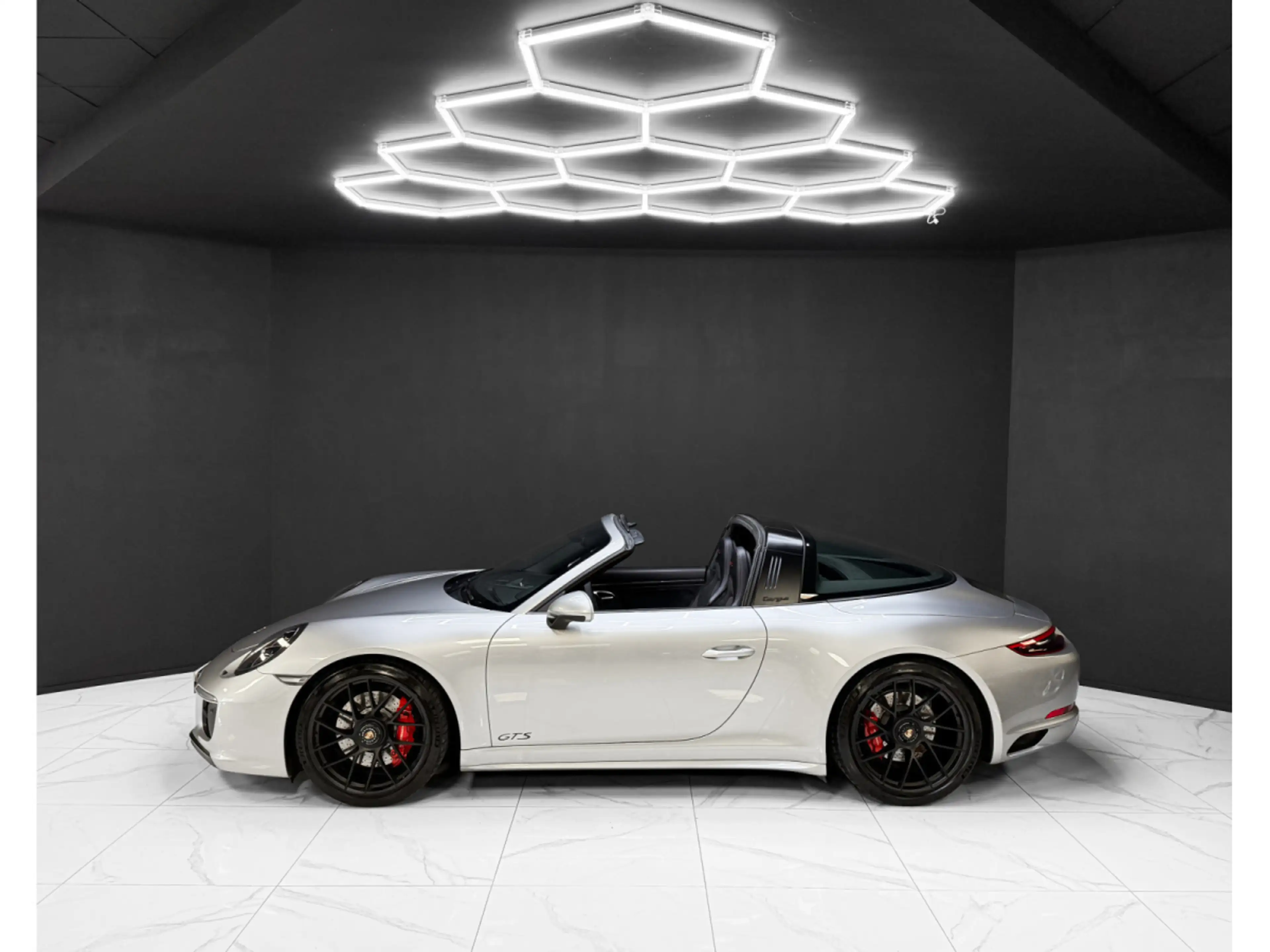 Porsche 991 991.2 Targa 4 GTS / 1ST HAND / NEW SERVICE — photo 2