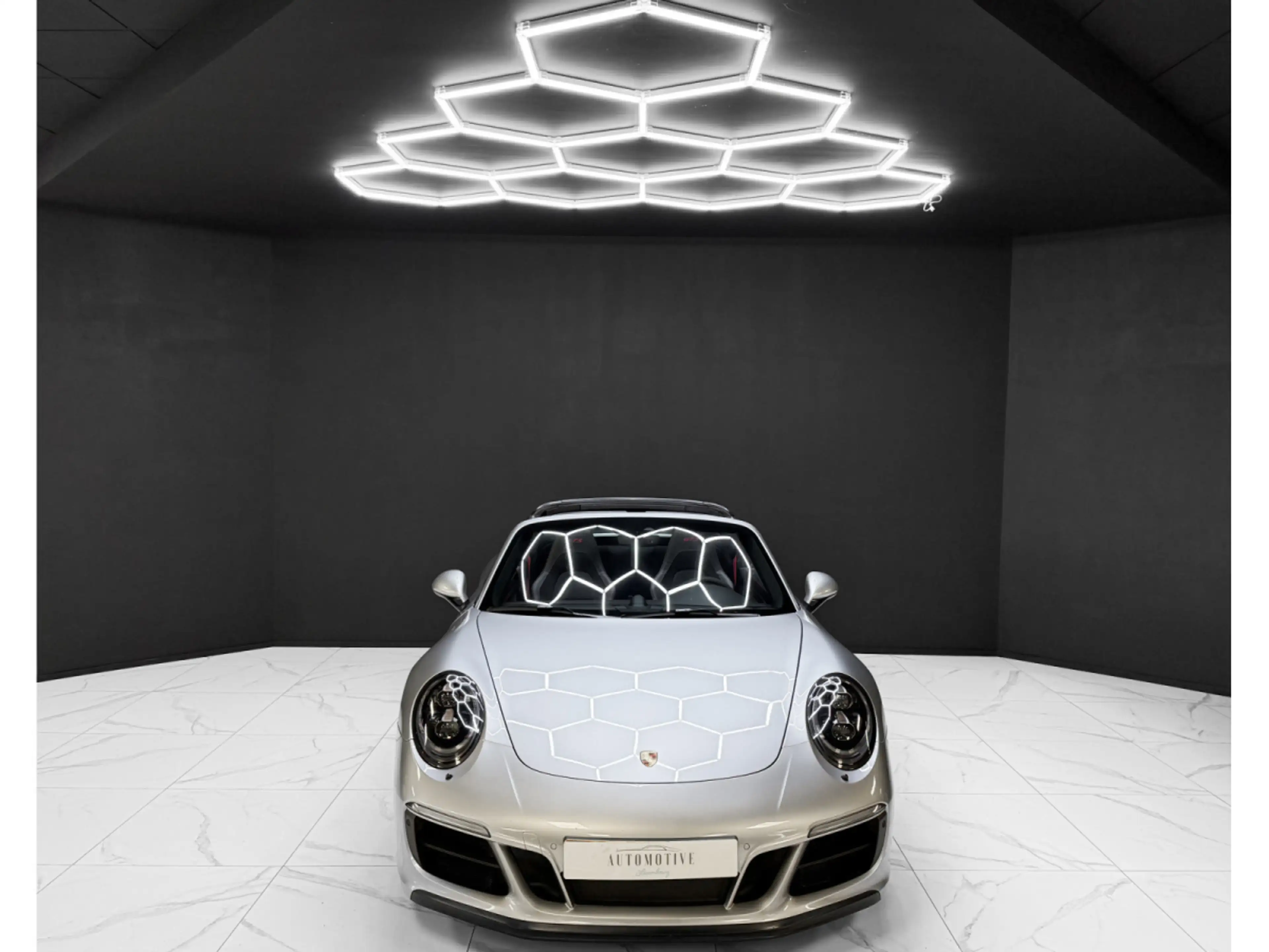 Porsche 991 991.2 Targa 4 GTS / 1ST HAND / NEW SERVICE — photo 8