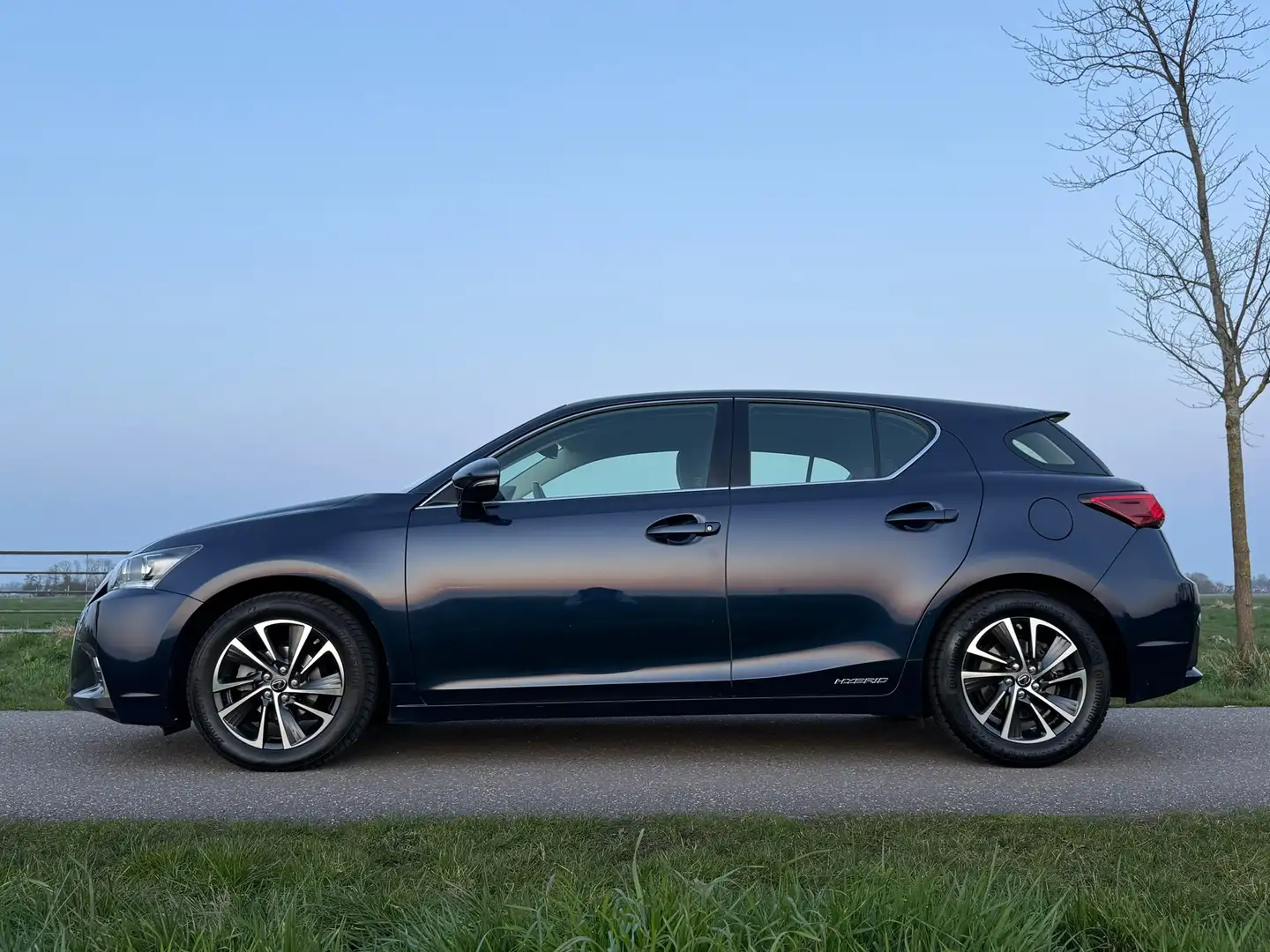 Lexus CT 200h Business Line Automaat | Camera | Apple CarPlay/An Azul - 2